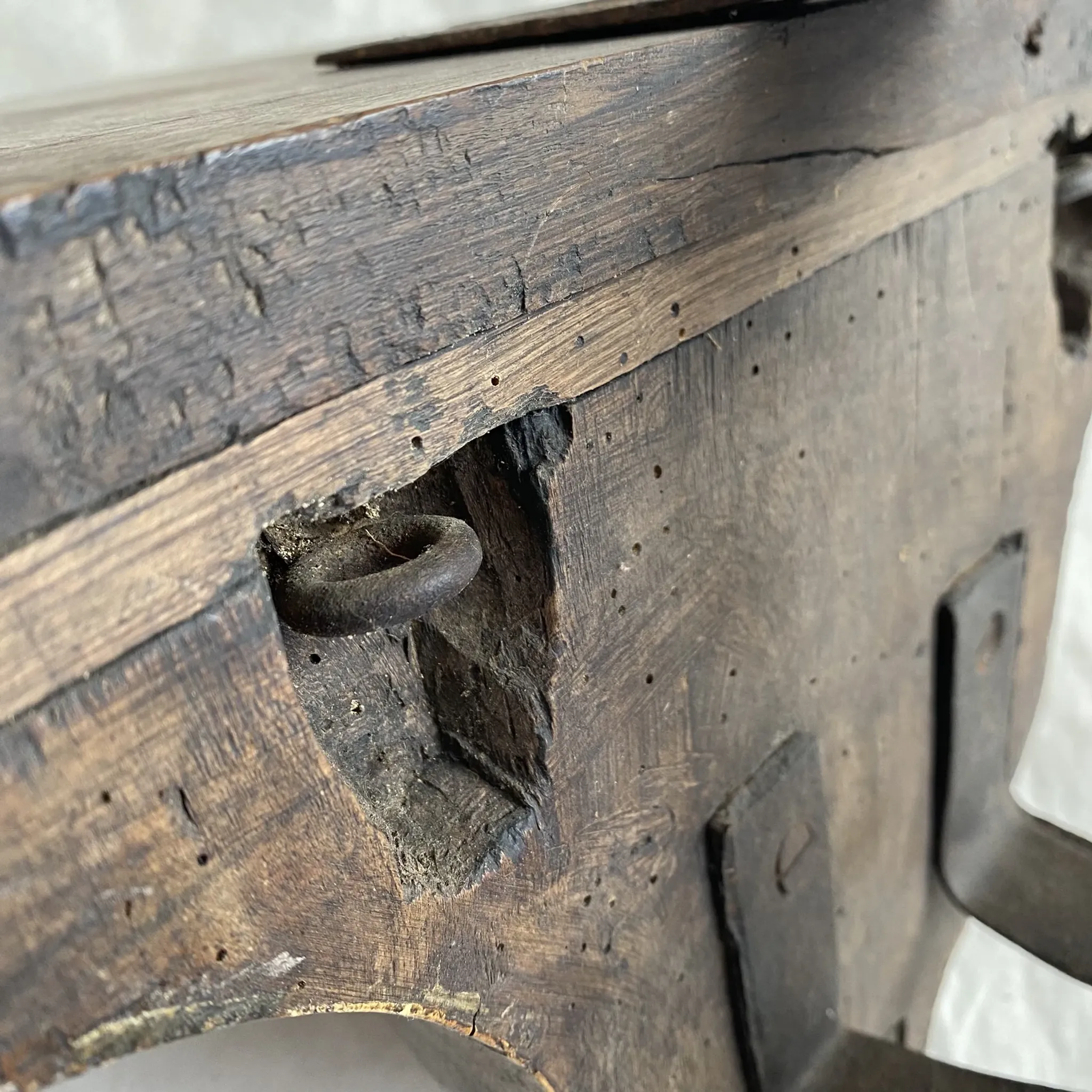 Wall console in solid oak and wrought iron, to be recessed, 19th century.