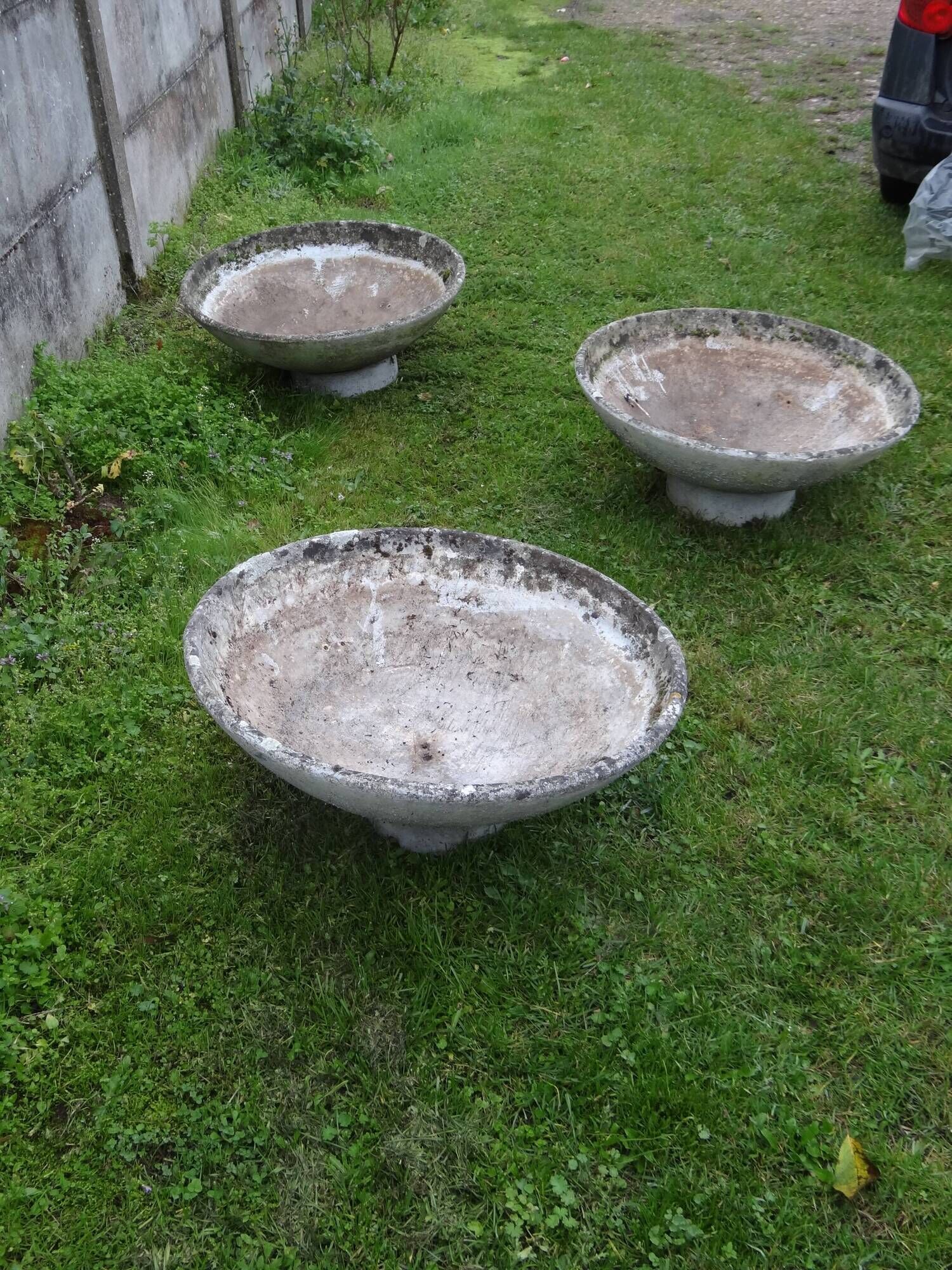 Series of three concrete planters design René Pechère edited by Eternit 1958