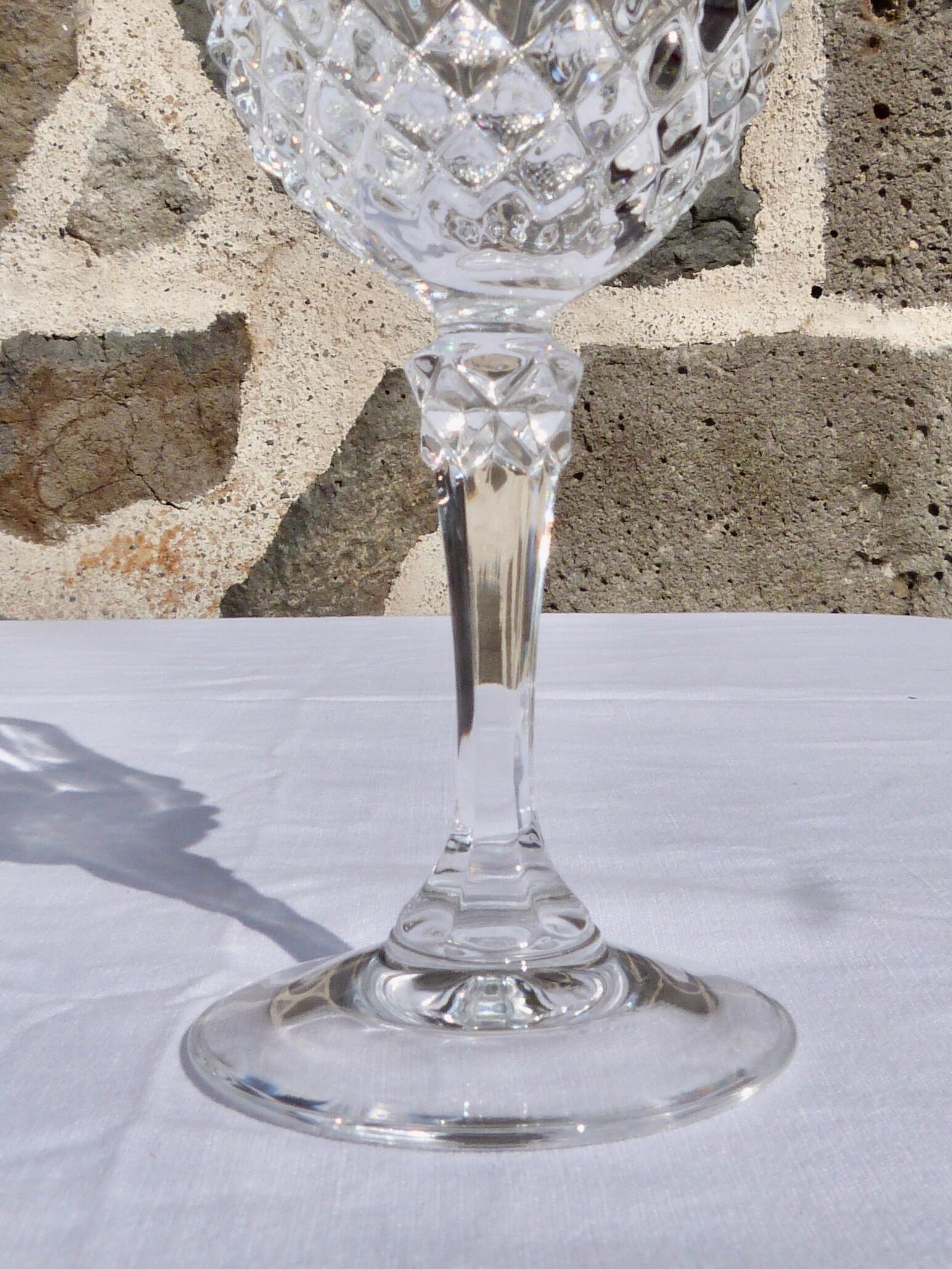 Set de 8 verres en verre sculpté