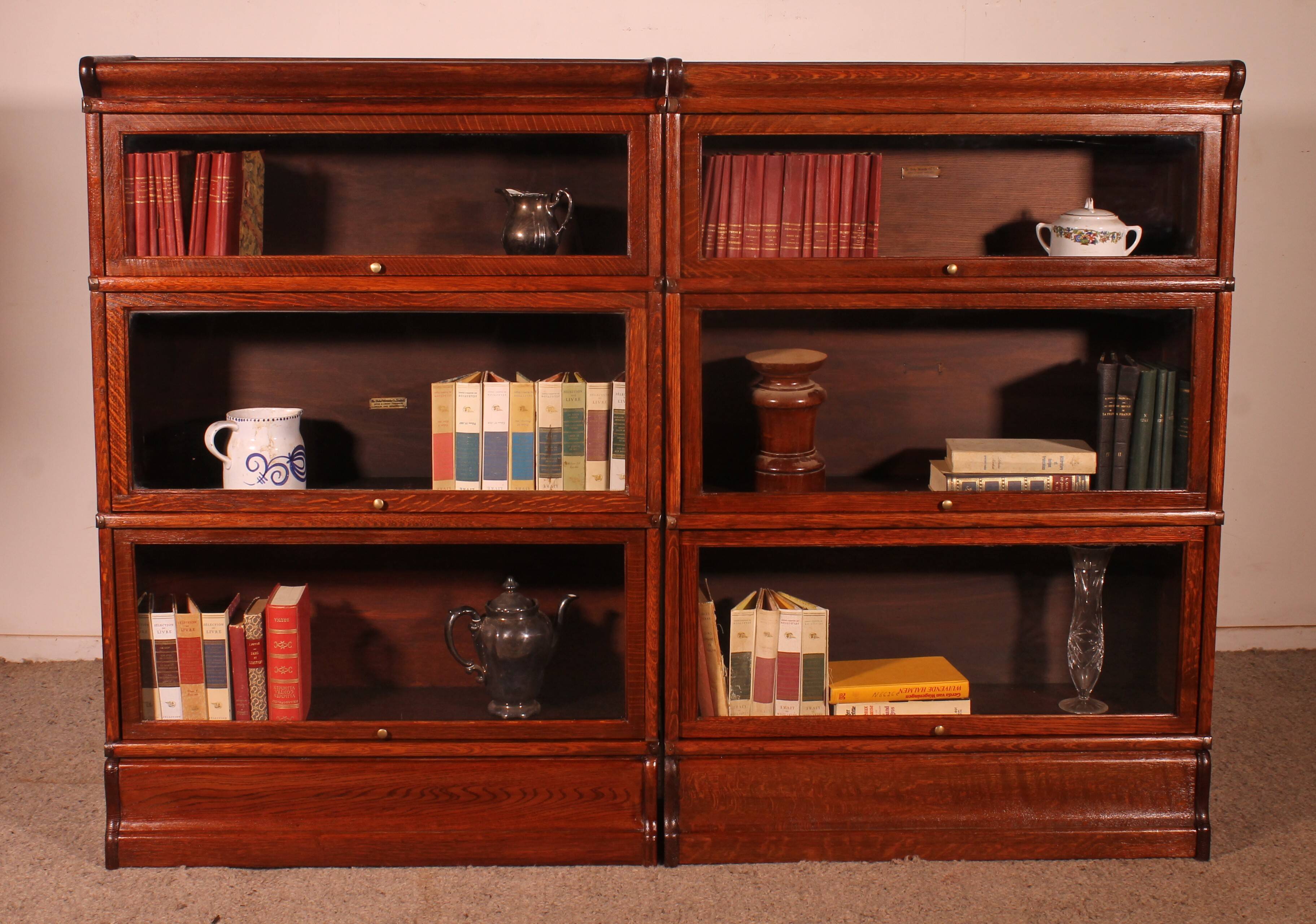 Globe Wernicke oak bookcase pair circa 1900