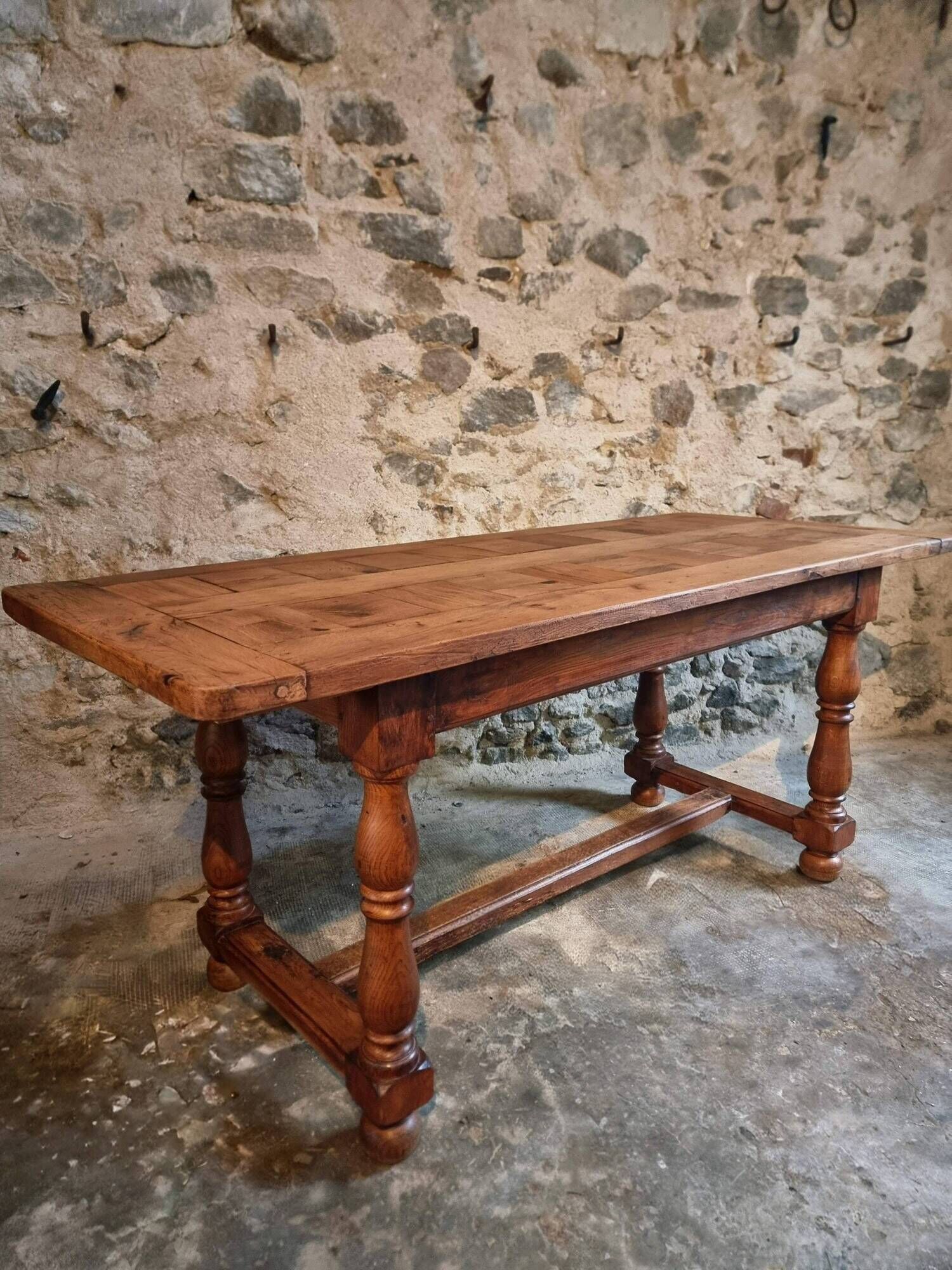 French farmhouse table in oak – 1950-1970 – Top made of solid blocks