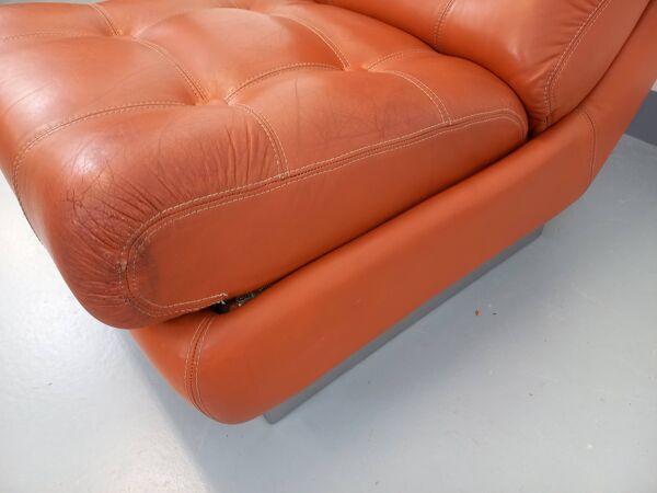Fauteuil chauffeuse style Roche Bobois vintage en chrome et cuir tuile