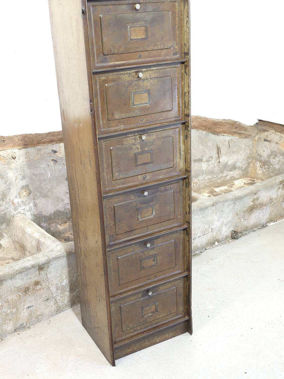 Large metal cabinet with flaps, Strafor or Ronéo style