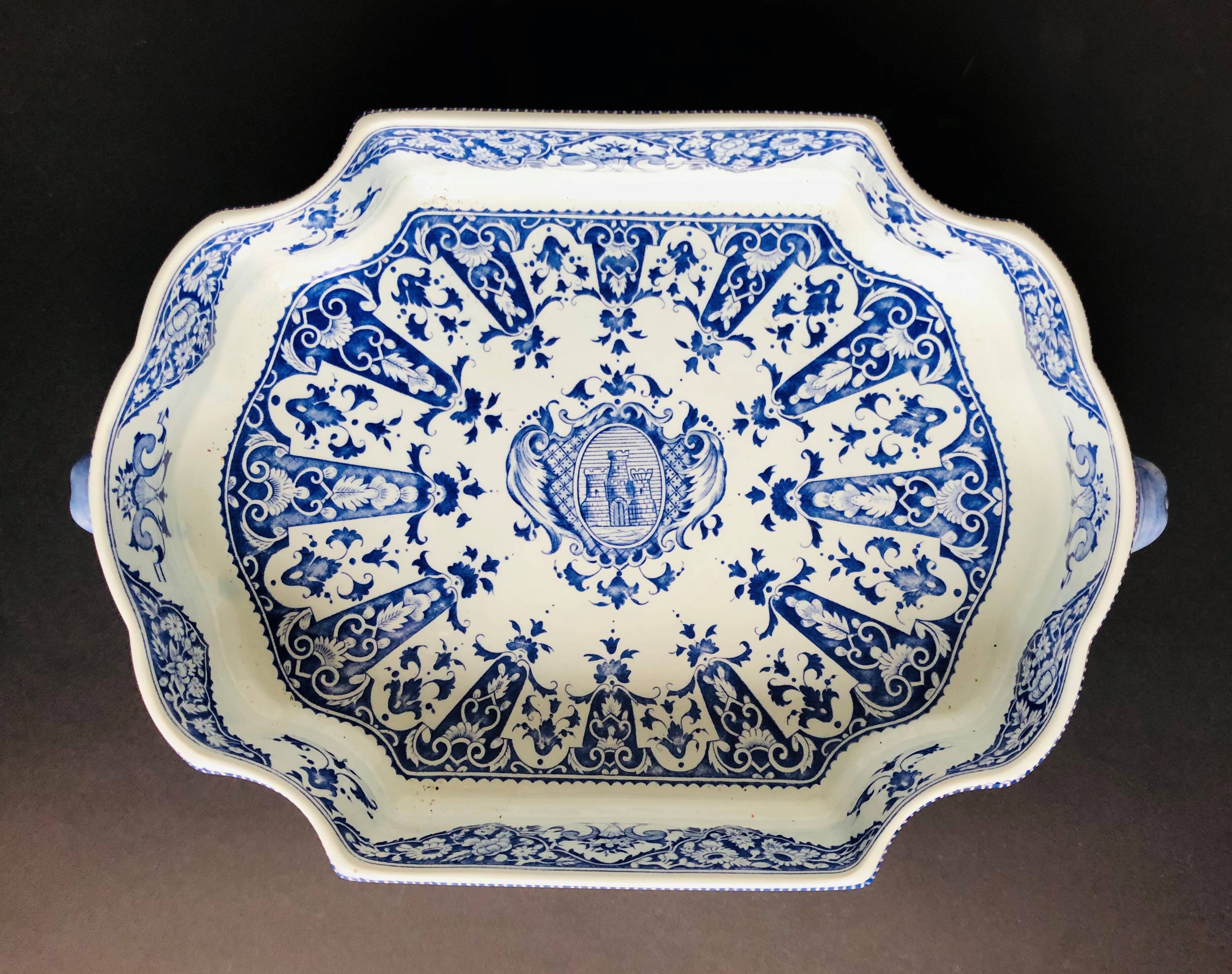 Centerpiece in gien earthenware