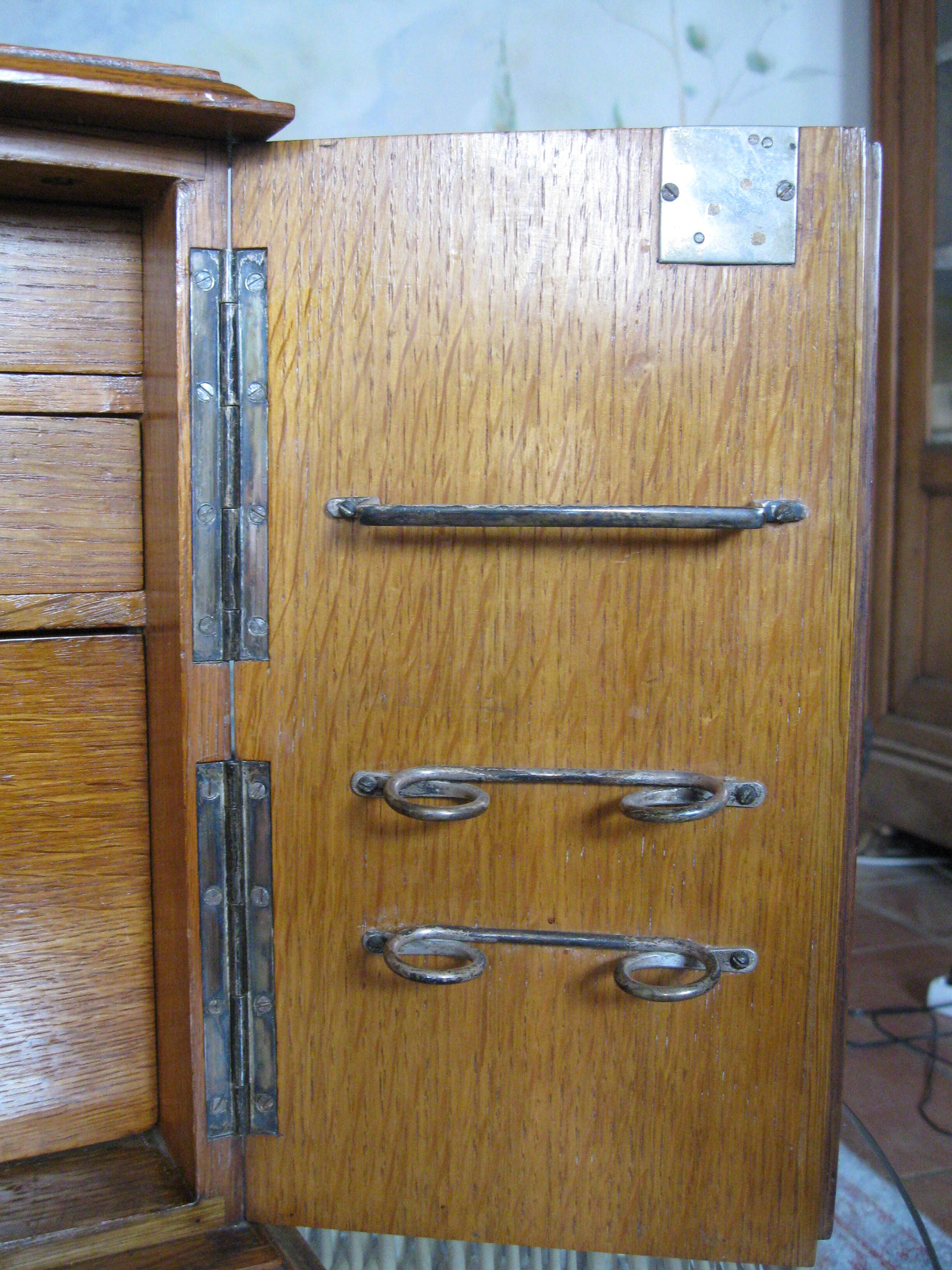 Edwardian Smoking Cabinet in Oak and Marquetry