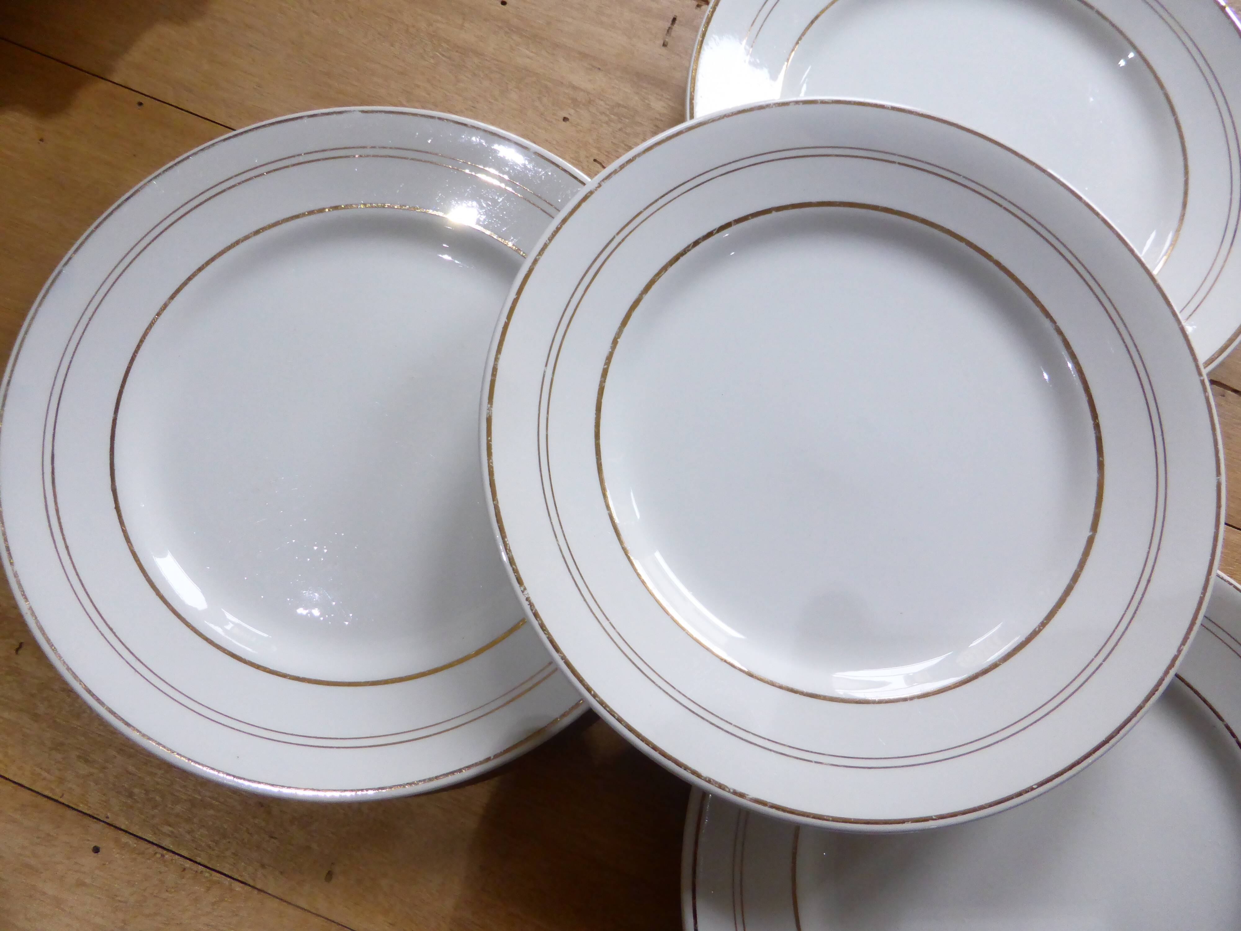 4 dessert plates in porcelain from St Amand 191105