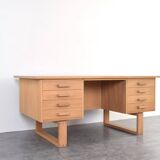 Mid-Century Oak Freestanding Desk by Torben Valeur & Henning Jensen for Dyr