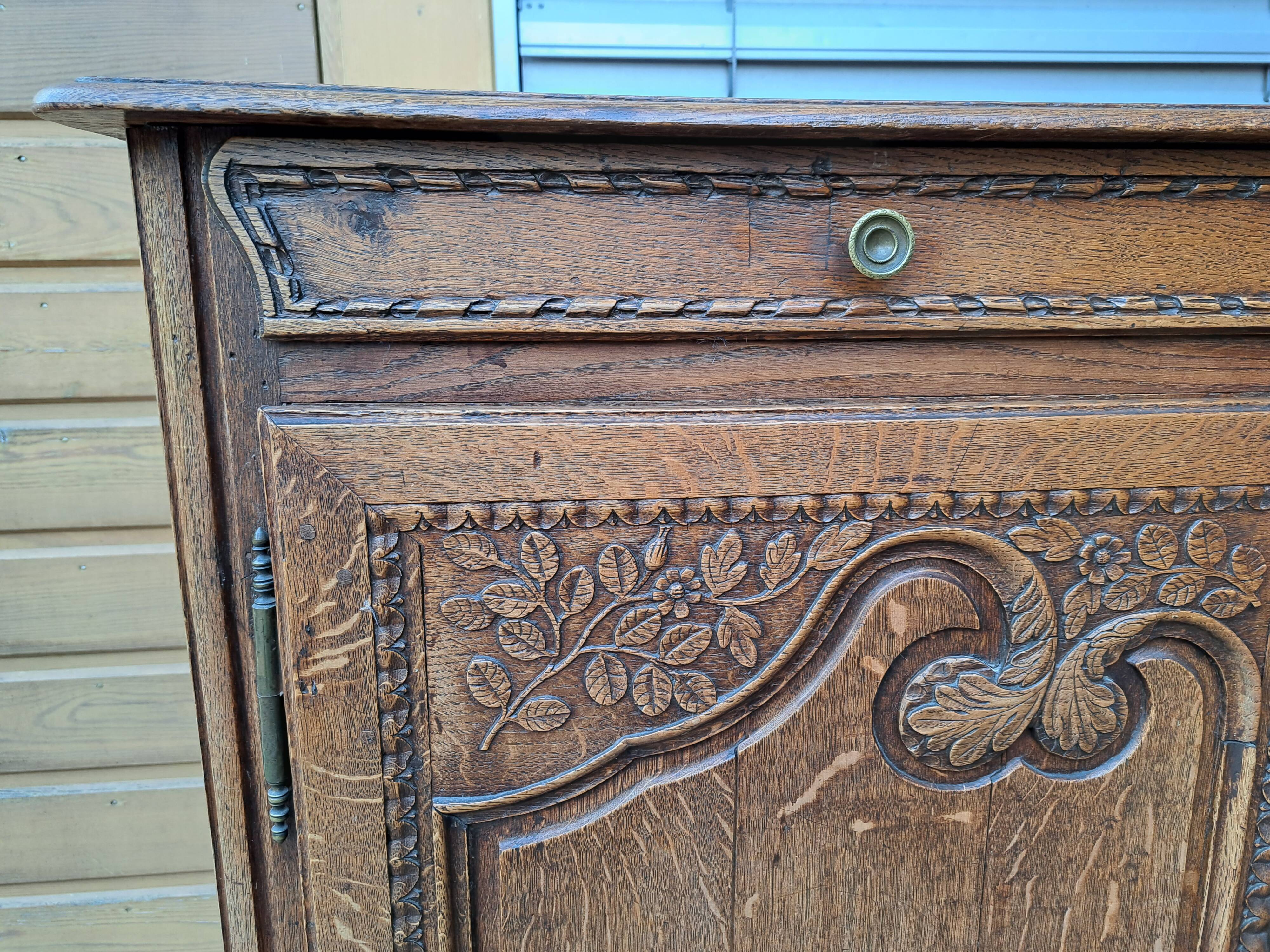 Buffet 2 body old dresser