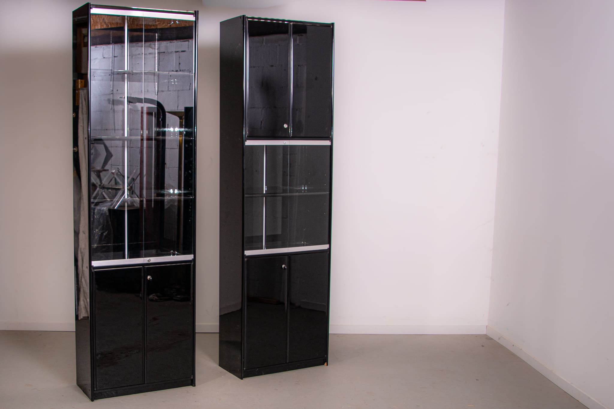 Set of Olinto book cases designed by Kazuhide Takahama for B&B Italia circa 1980