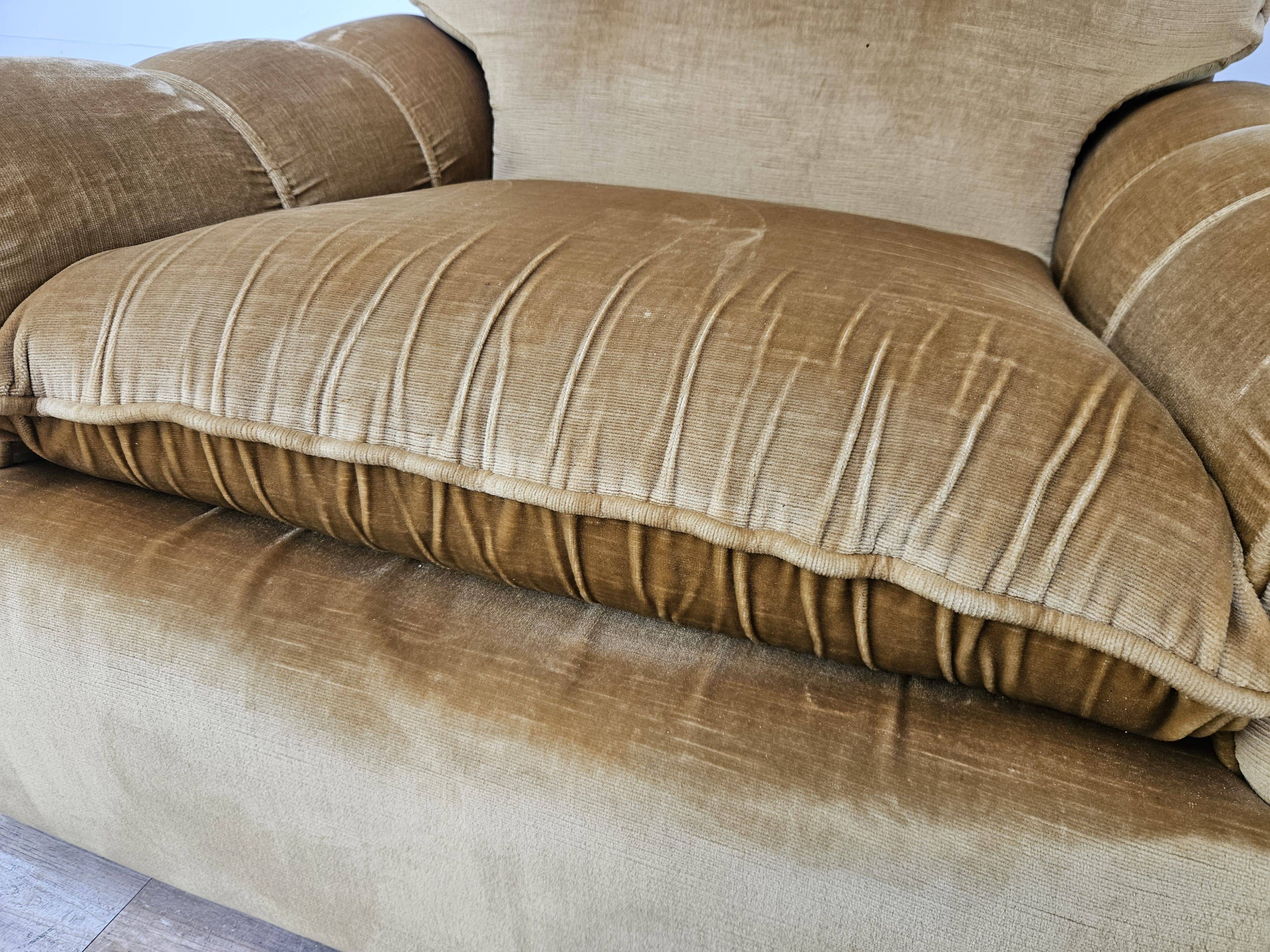 Vintage Italian armchairs from the 1970s