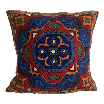 Hand-embroidered wool cushion cover 40x40 cm