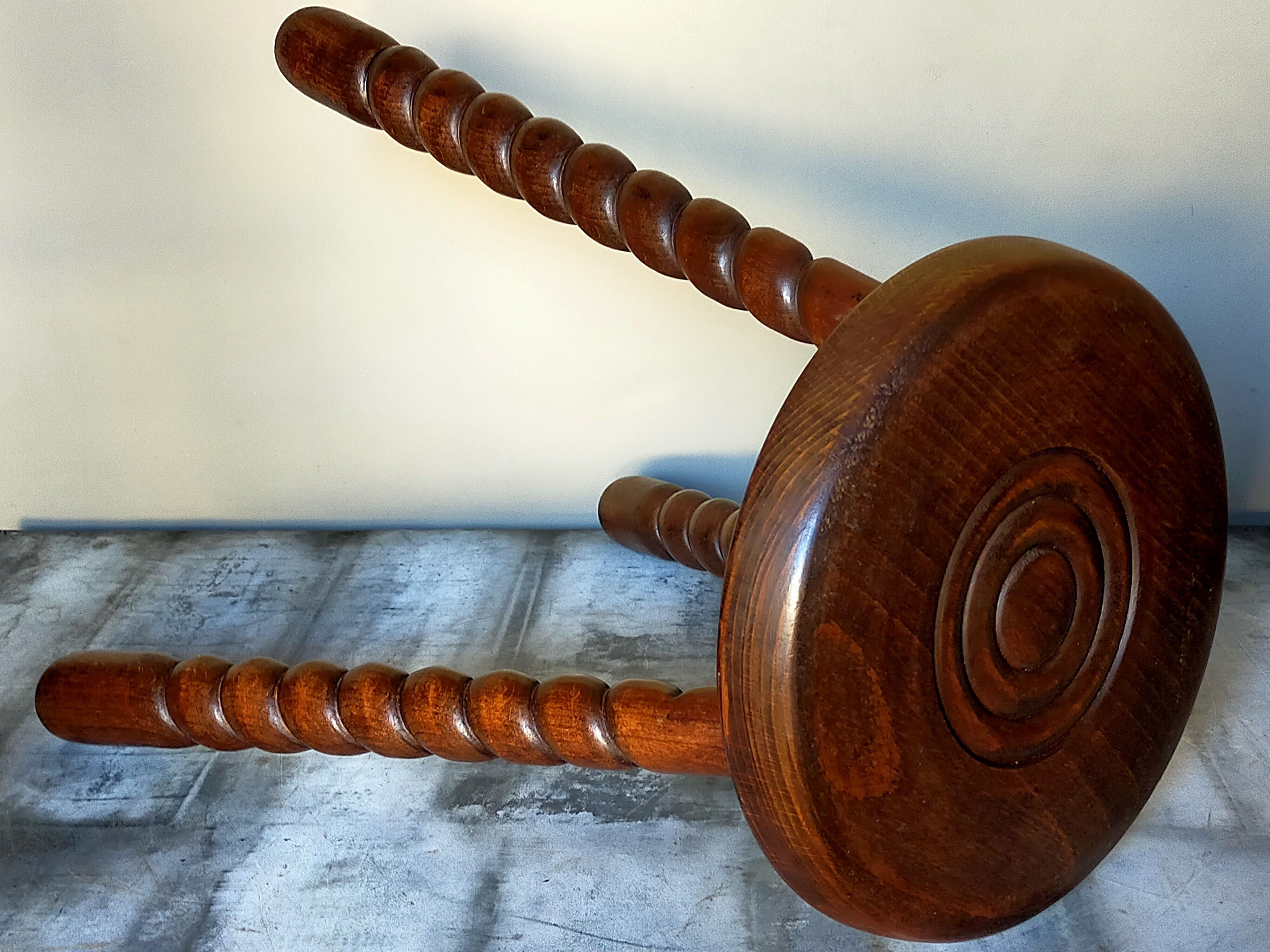 Vintage tripod stool in solid wooden twisted feet