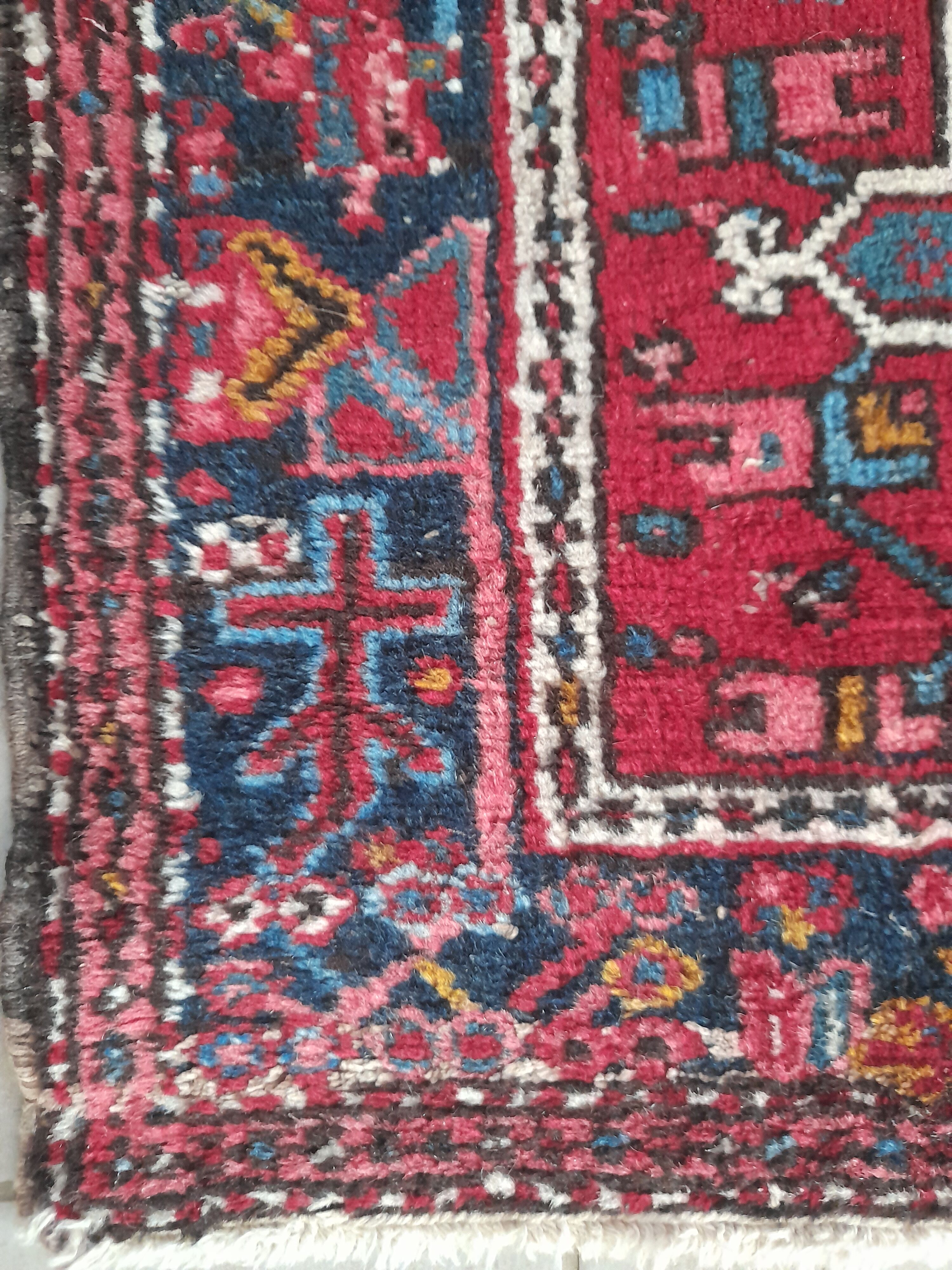Vintage rug, 126x95 cm