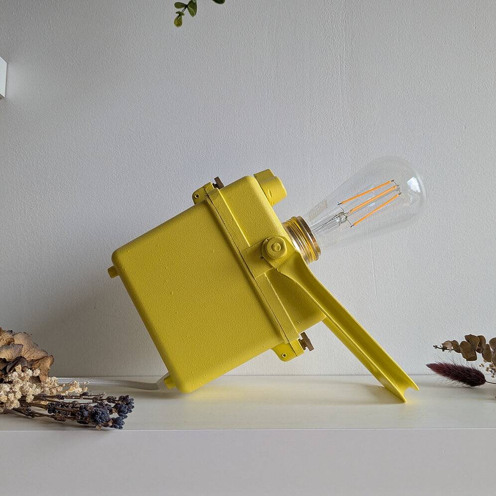 Vintage table lamp Wonder Tifon yellow