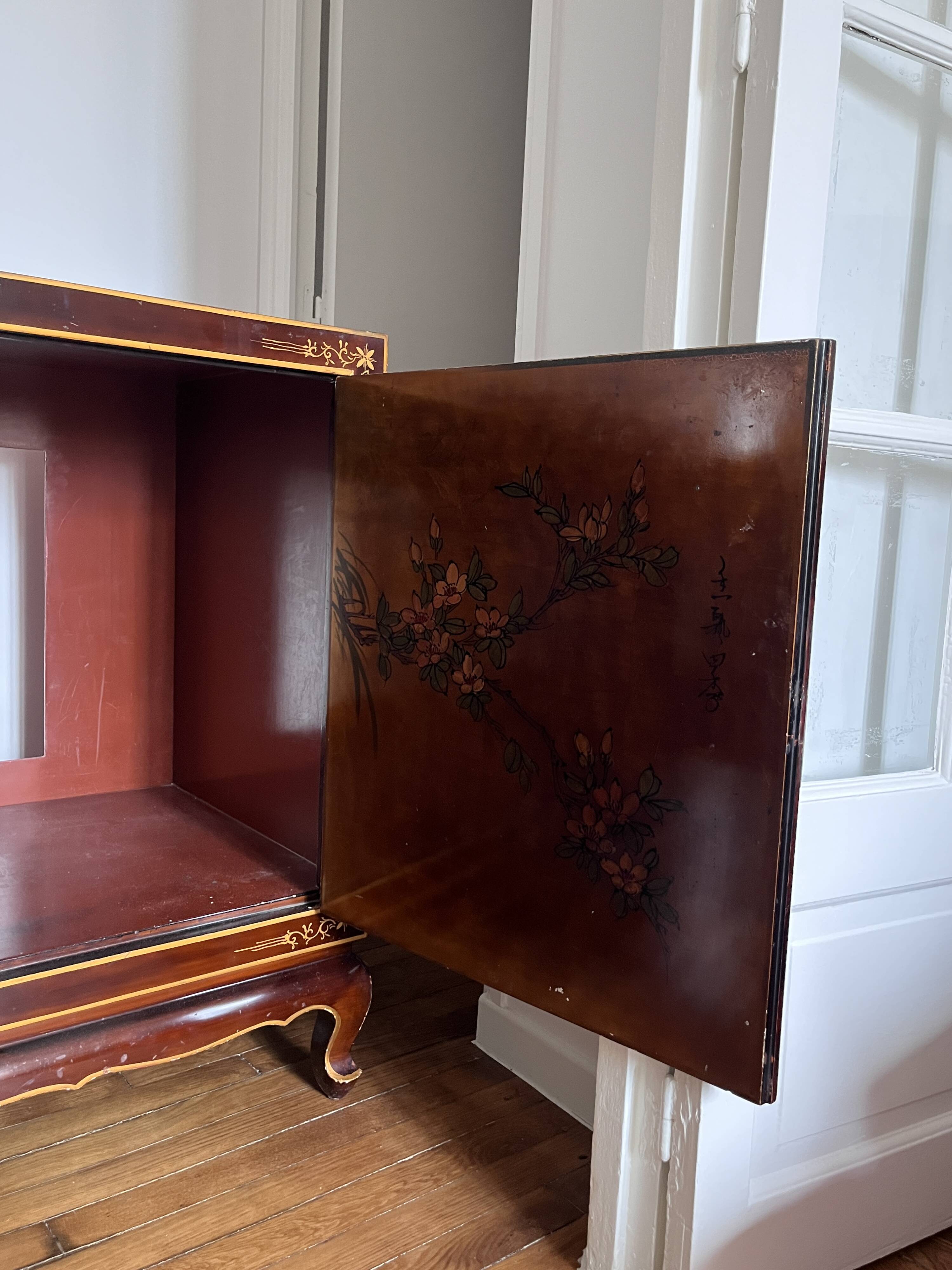 Grand buffet in vintage Hollywood Regency/Art Deco style – chinoiserie spirit.