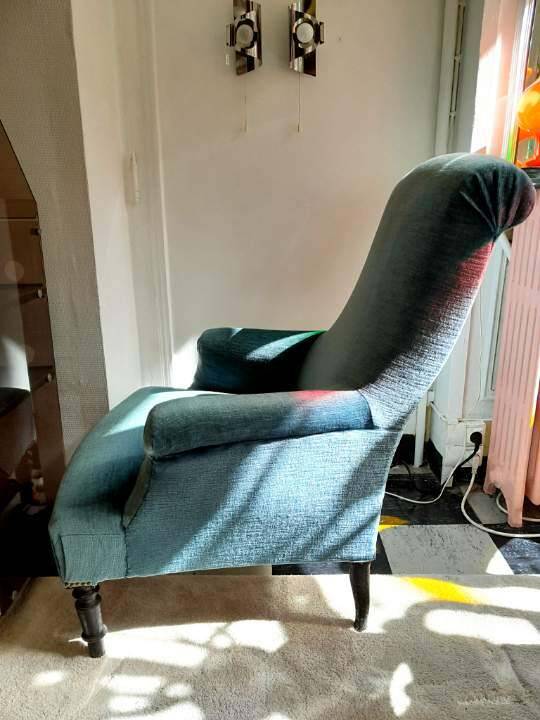 Fauteuil chauffeuse Napoléon 3 en velours bleu