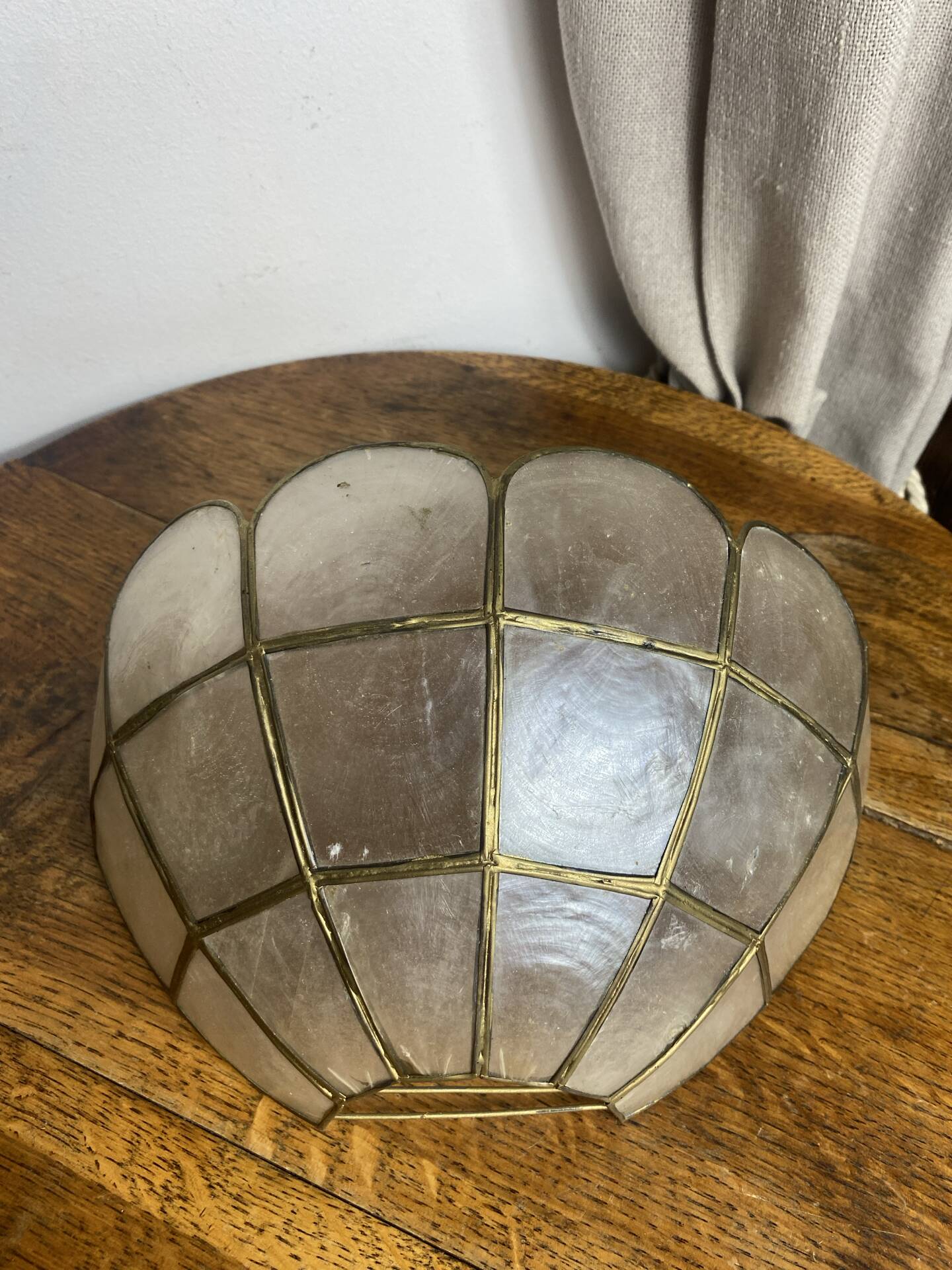Mother-of-pearl and brass wall light
