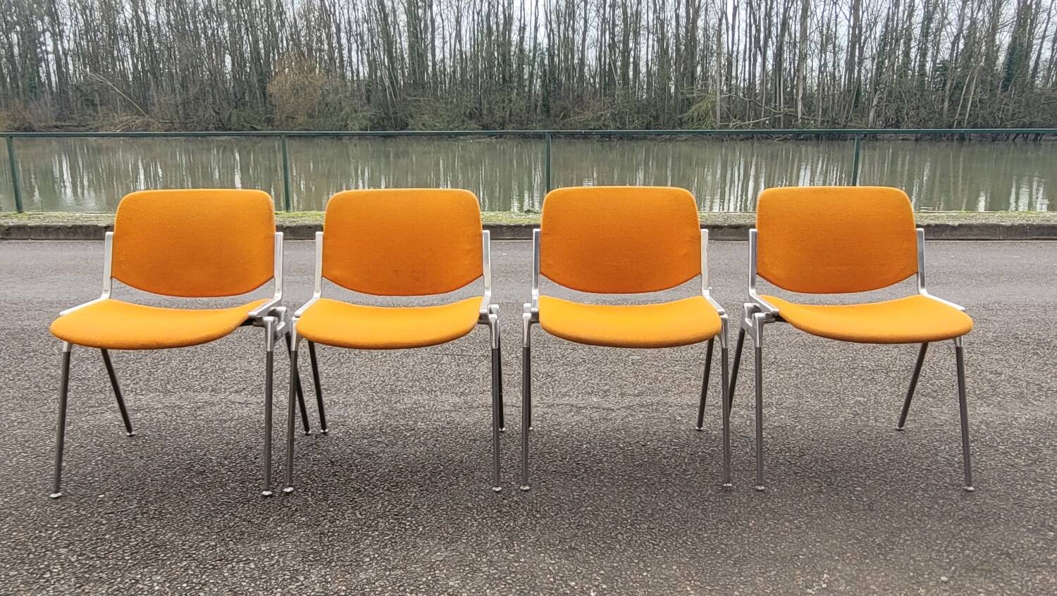 Series of 4 DSC chairs by Giancarlo Piretti for Anomina Castelli design