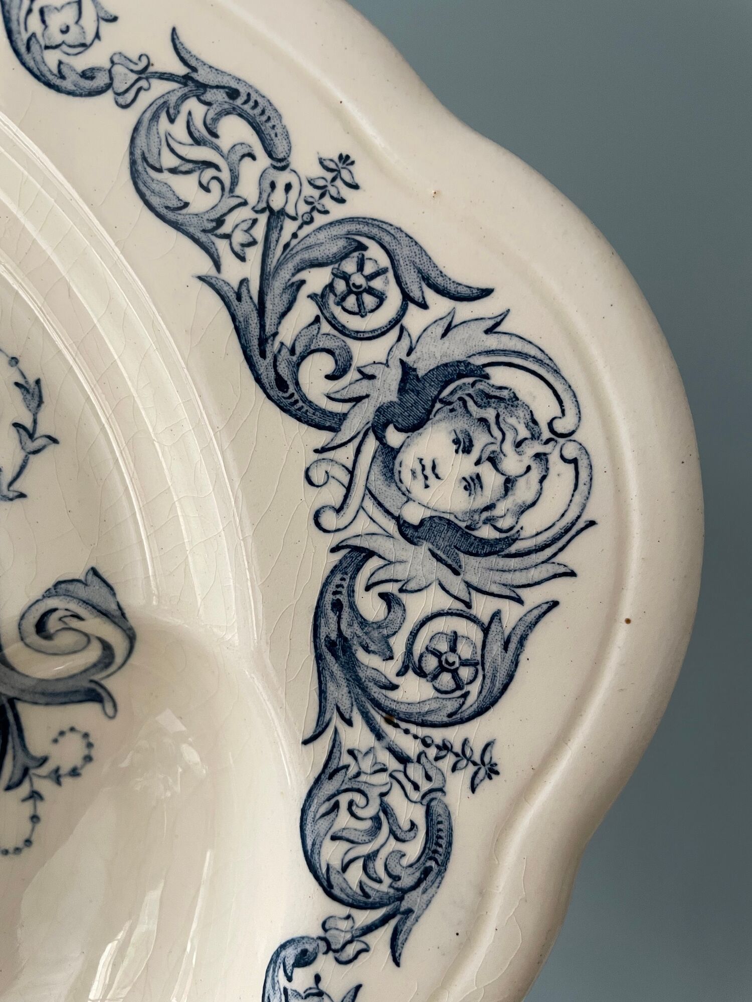 Plate / display Terre de Fer In Clairefontaine earthenware, Renaissance model