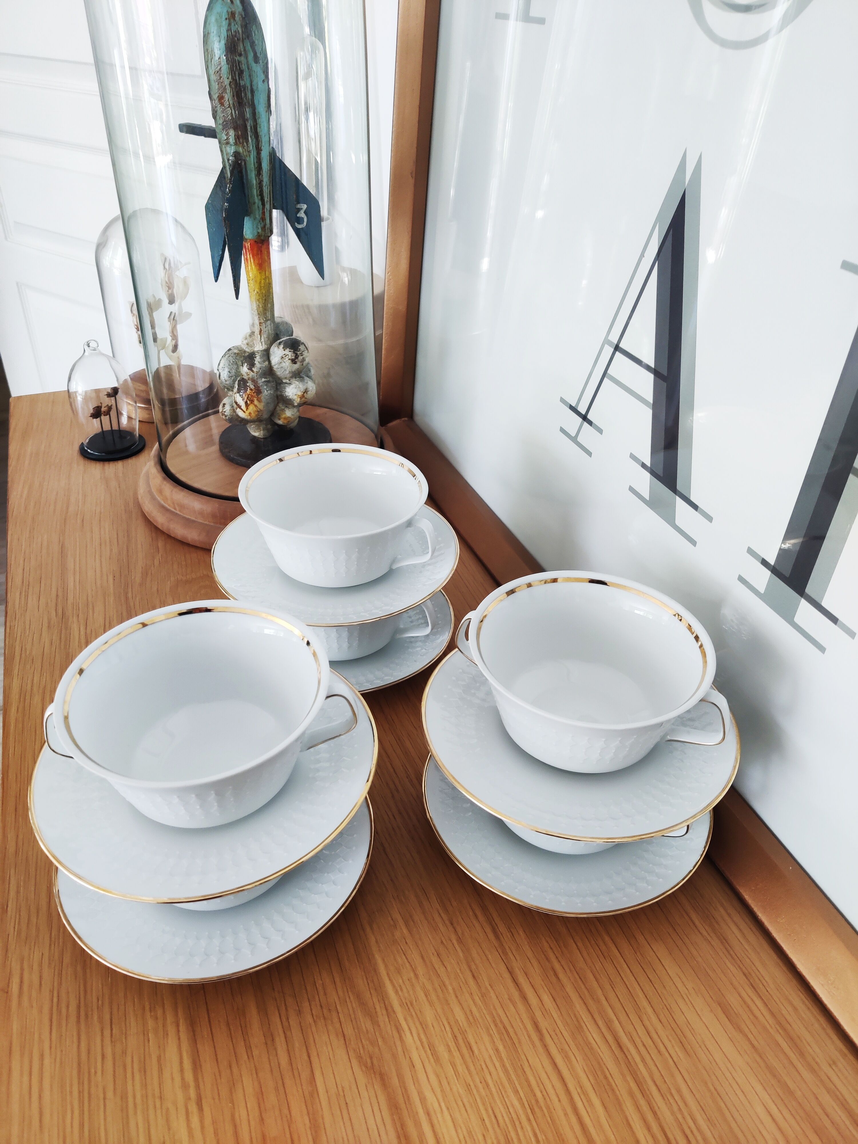 6 tasses et soucoupes à thé