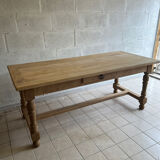 Farm table and its 2 solid oak benches.