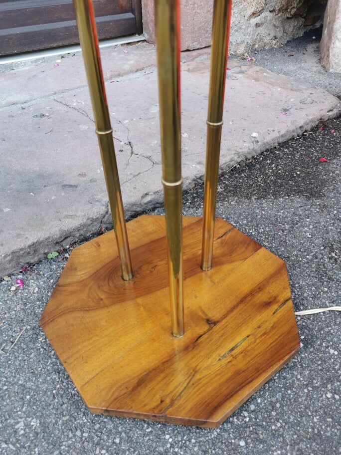 Floor lamp with lampshade