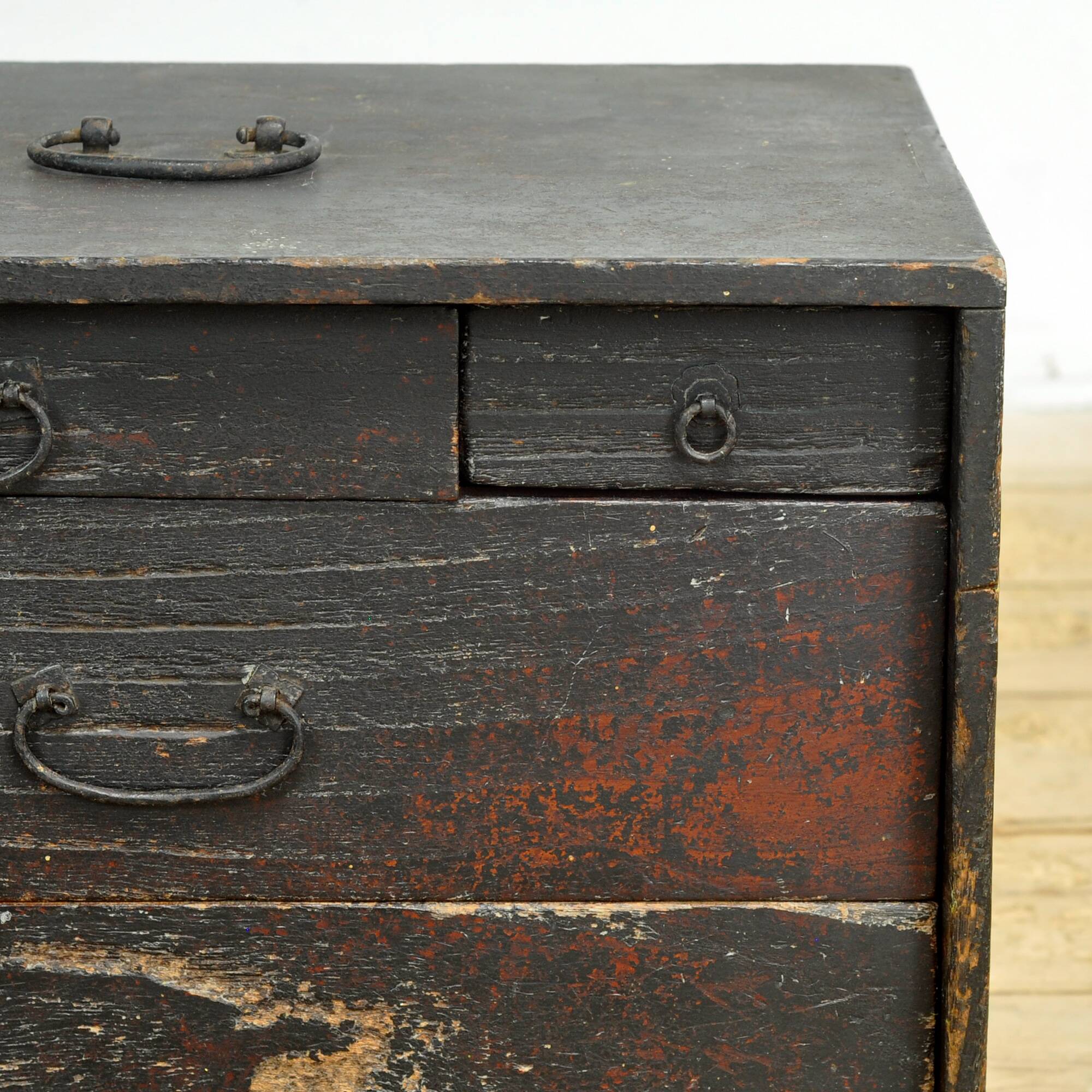 Small Japanese chest of drawers, circa 1900