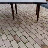 Extendable oak table