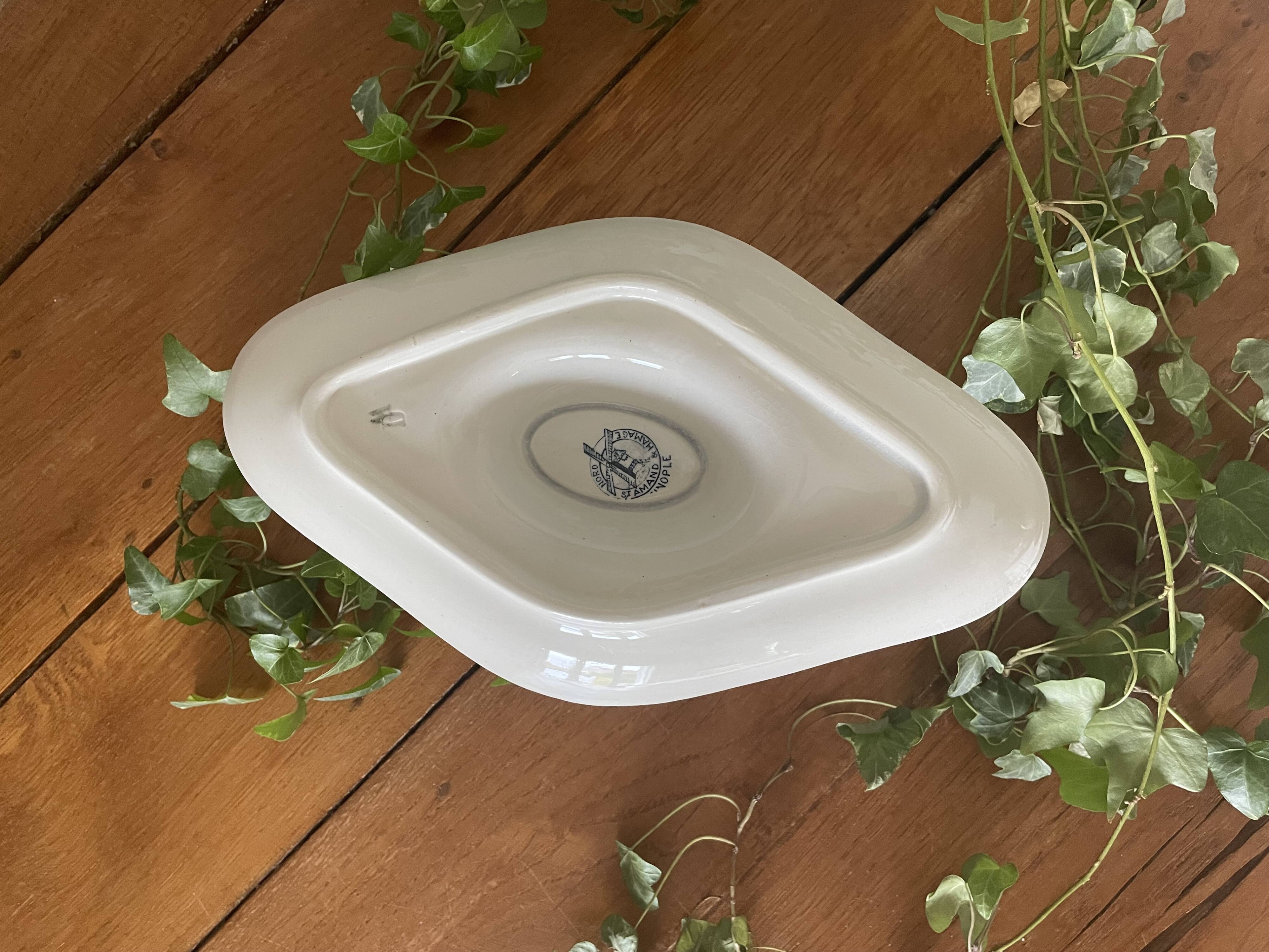 Antique sauce boat in Saint-Amand earthenware (Nord)