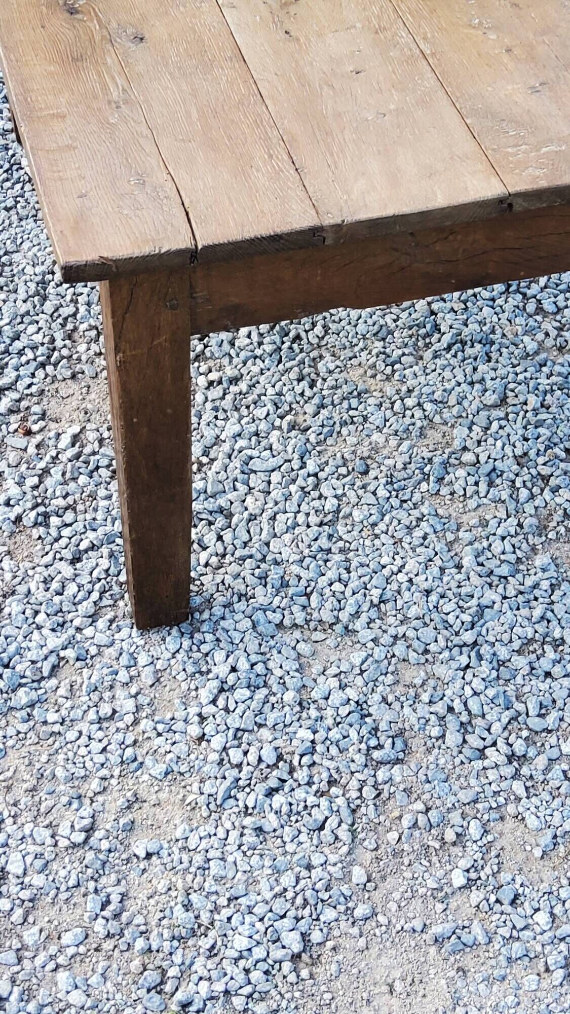 Oak farmhouse coffee table with spindle legs and one drawer, late 19th century