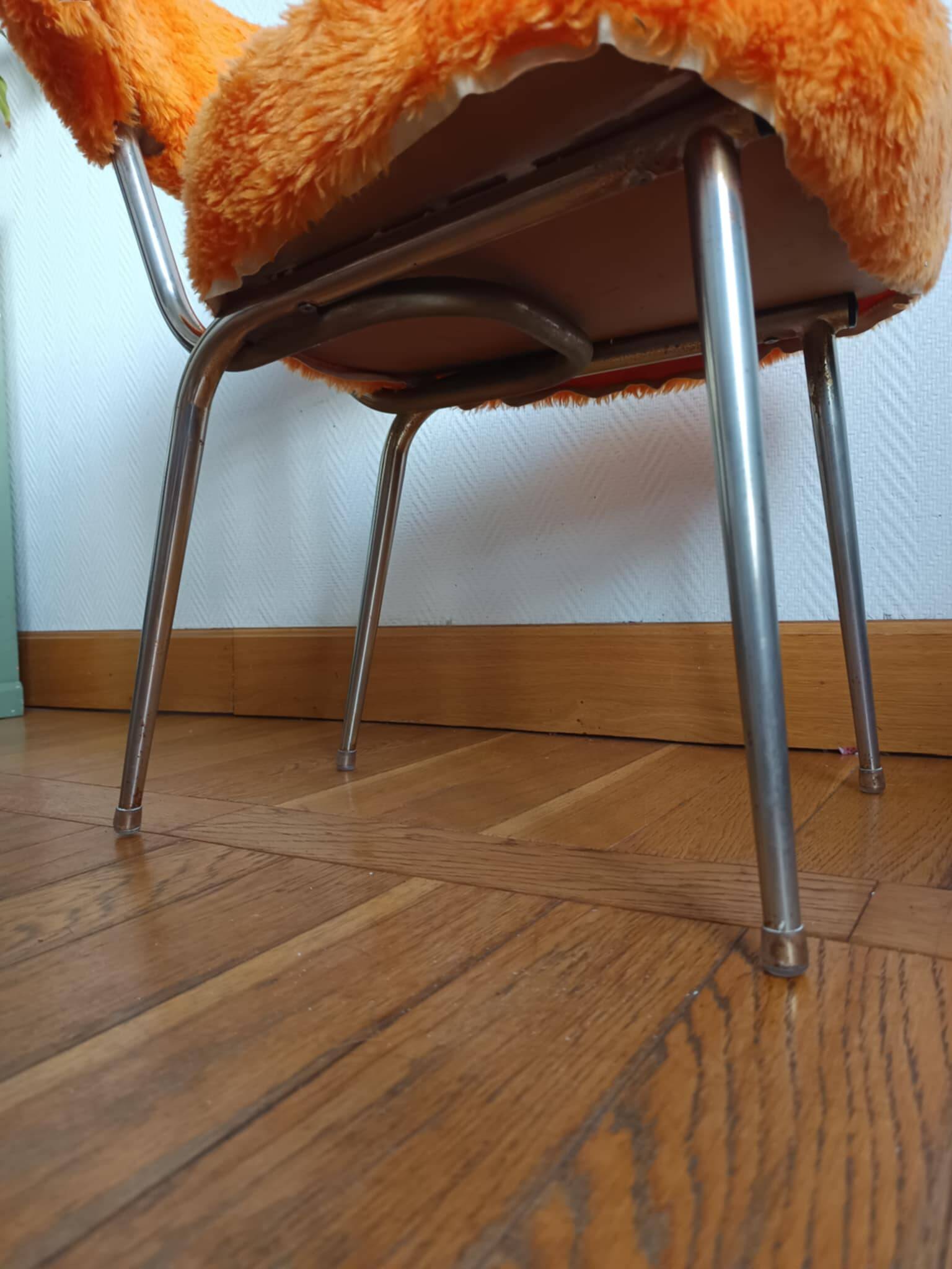 Pelfran orange fluffy chair