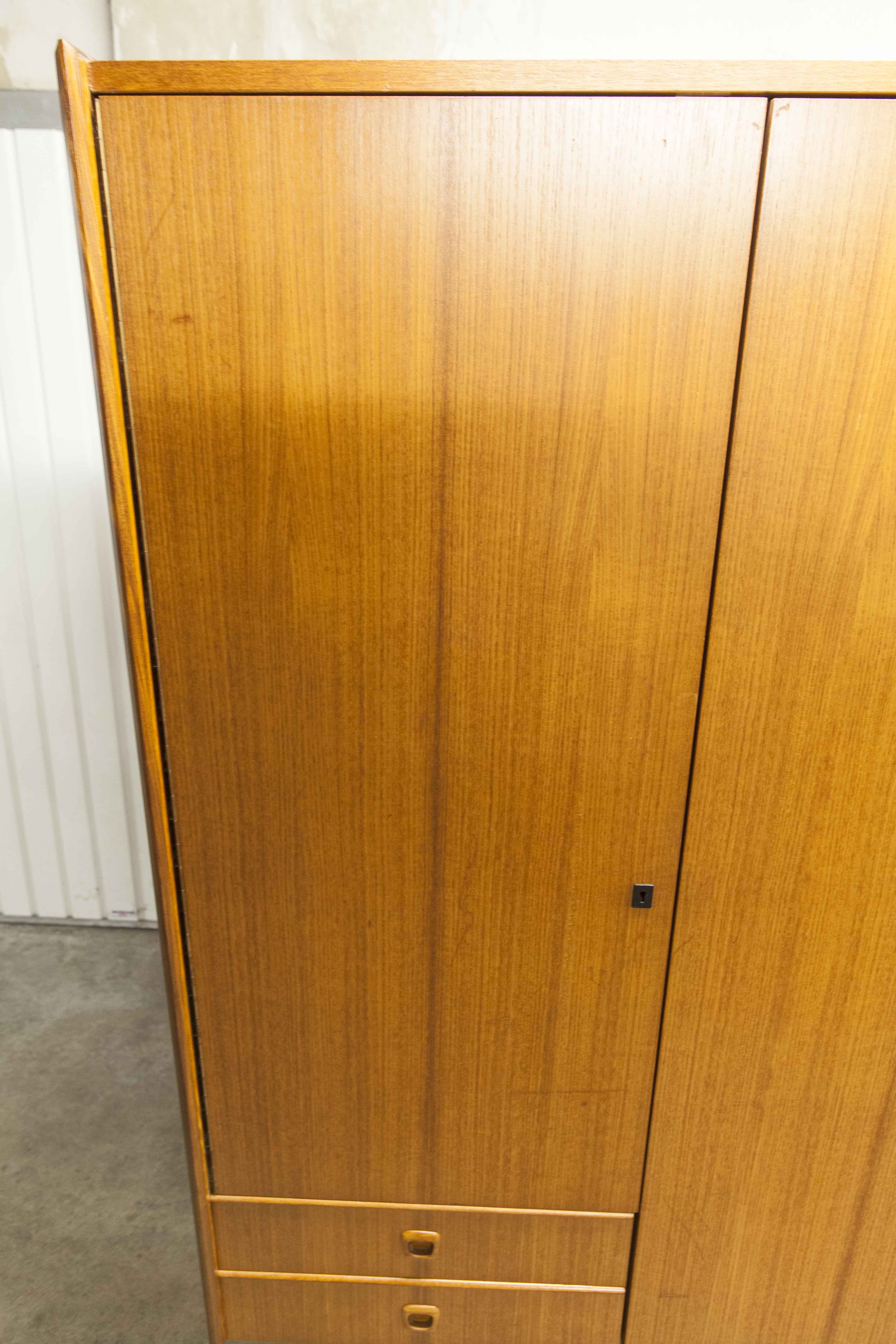 Armoire teck des années 60 Simat Meubles