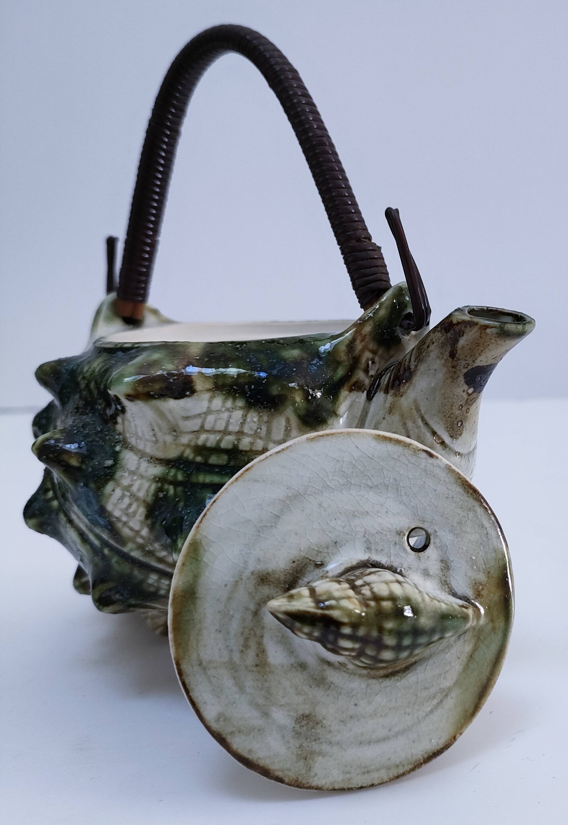 Vintage enamelled earthenware shell decor teapot