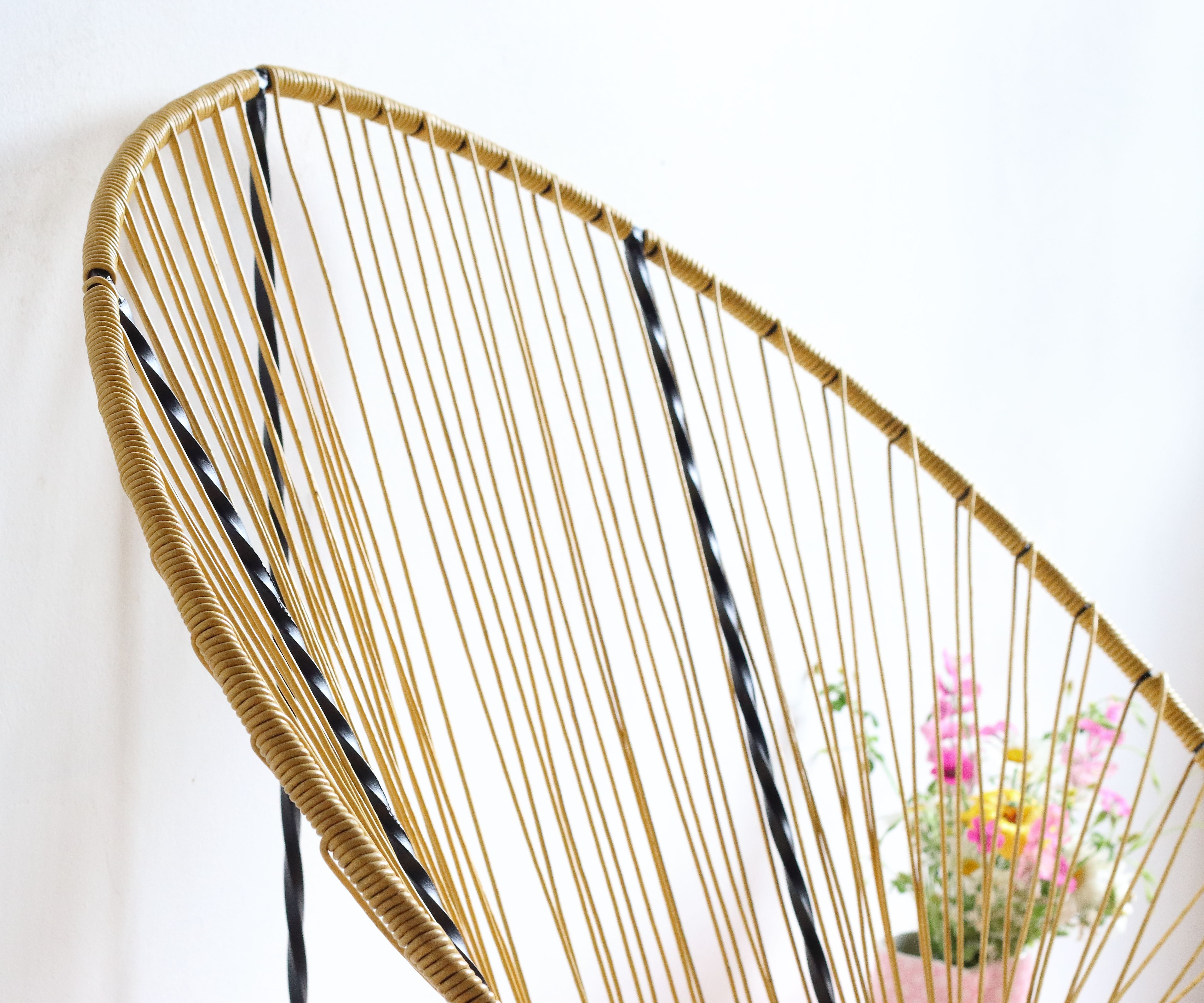 Pair of 60s tripod armchairs in metal and yellow scoubidou