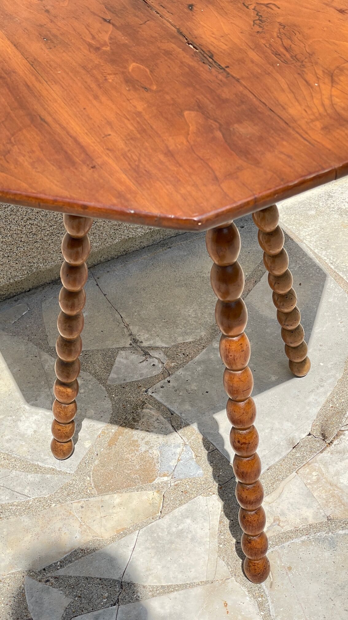 Table old legs tripod and turned wood