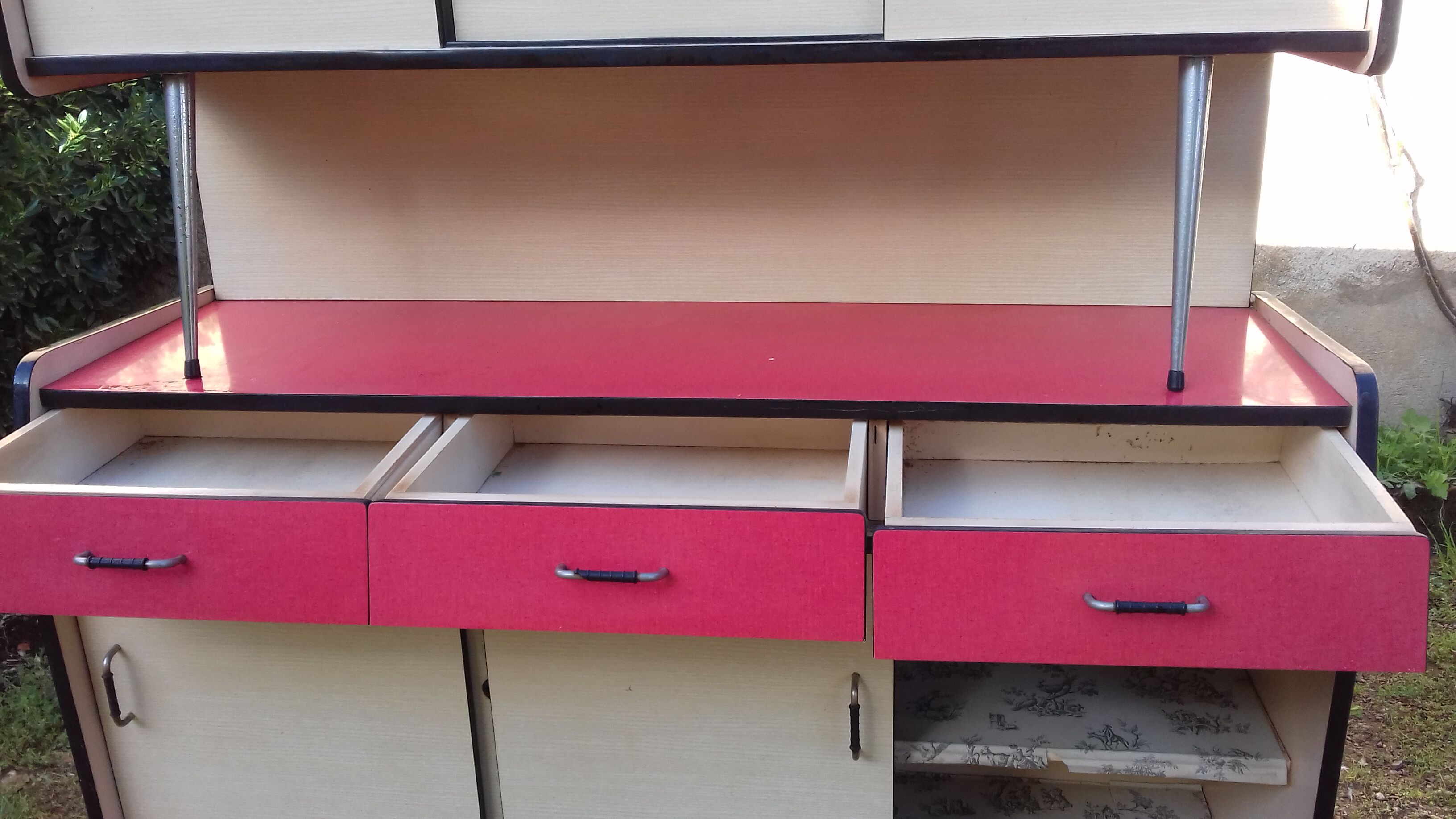 Formica kitchen buffet