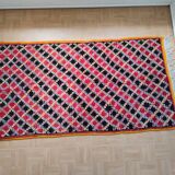 Black and red damier rug 110cm x 210cm