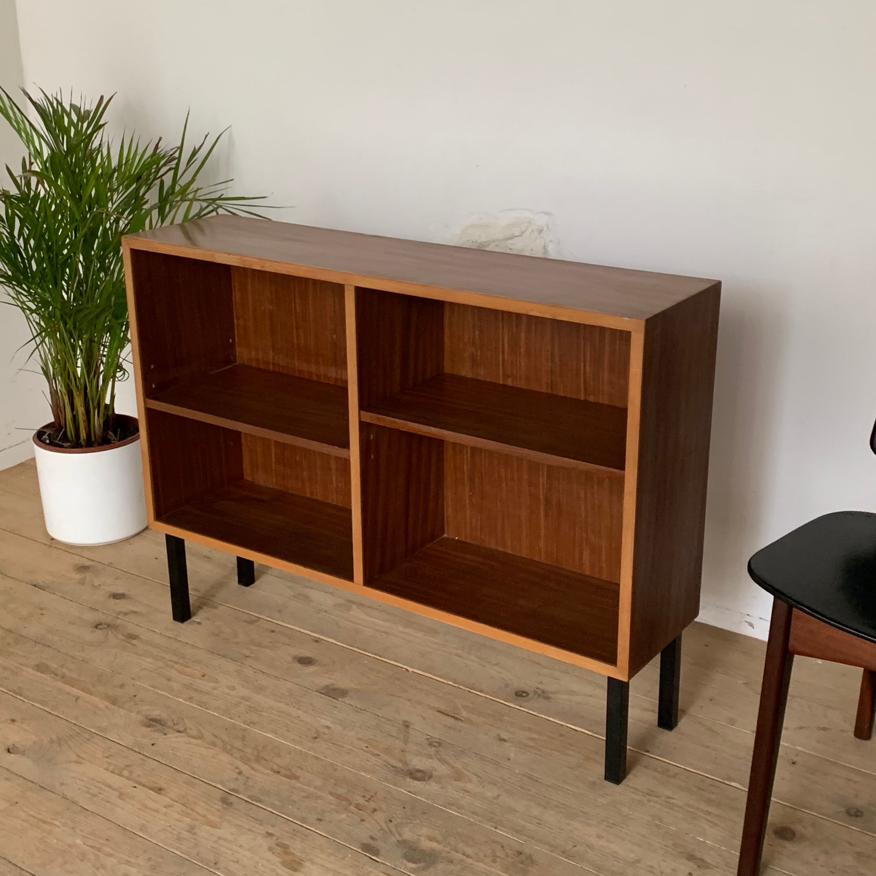 Vintage bass library