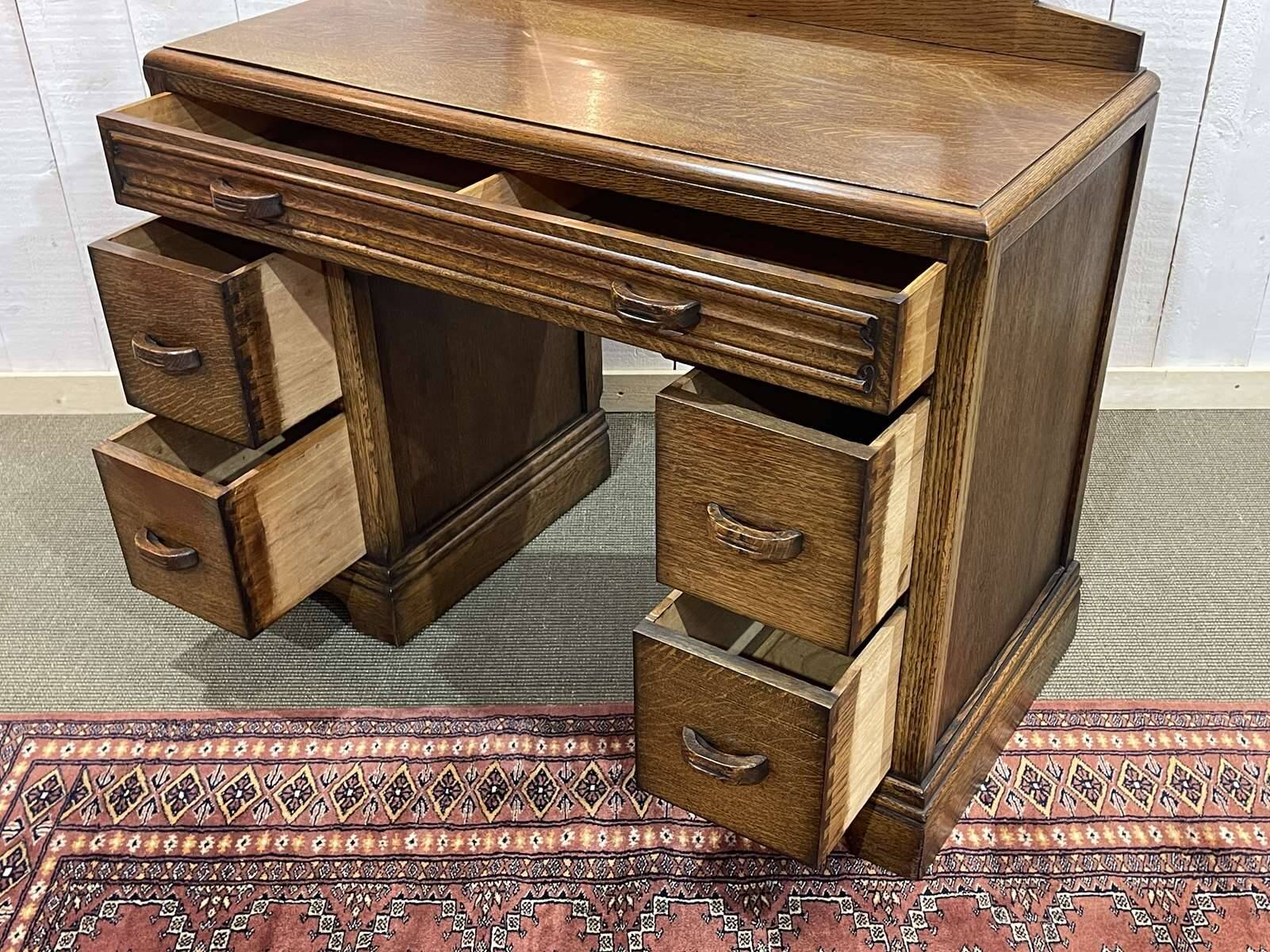 English mahogany dressing table from the early 20th century