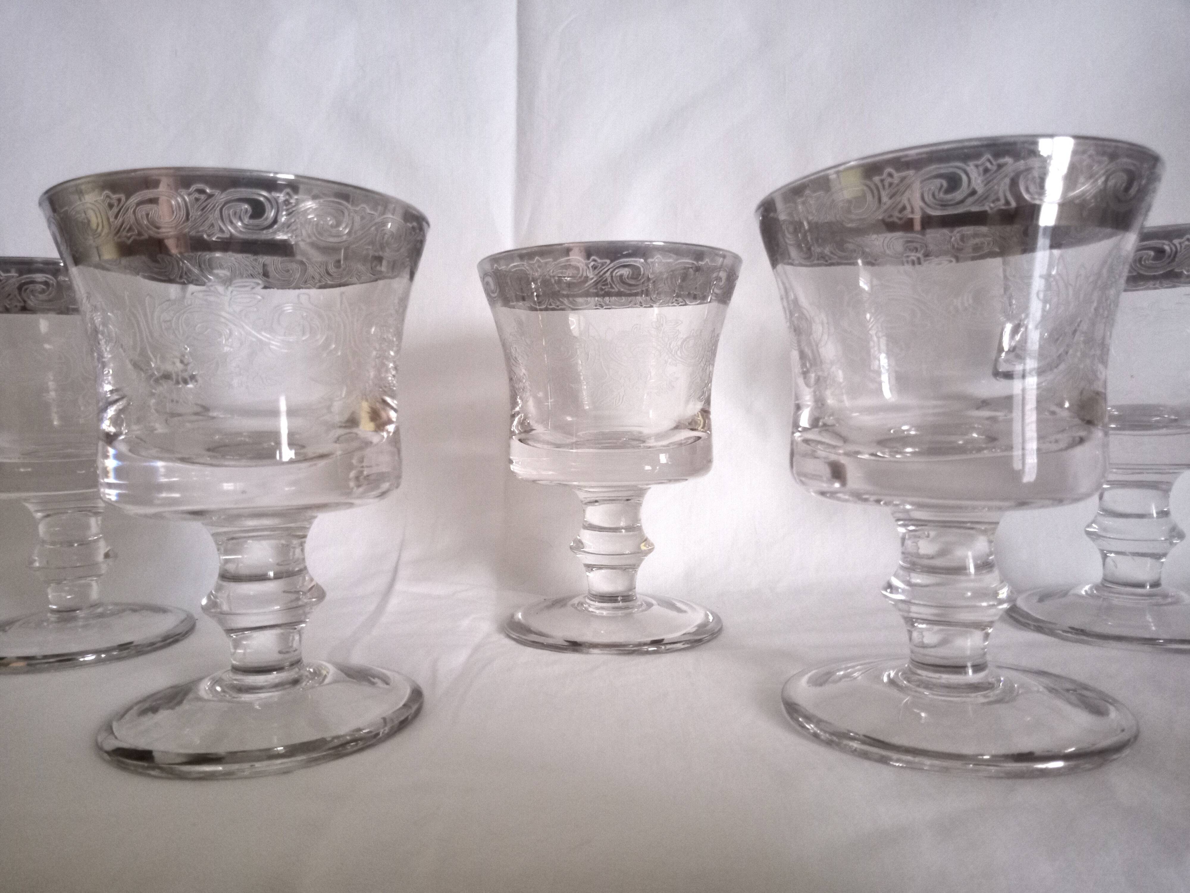 Set of 5 engraved Murano wine (or water) glasses, silver rim