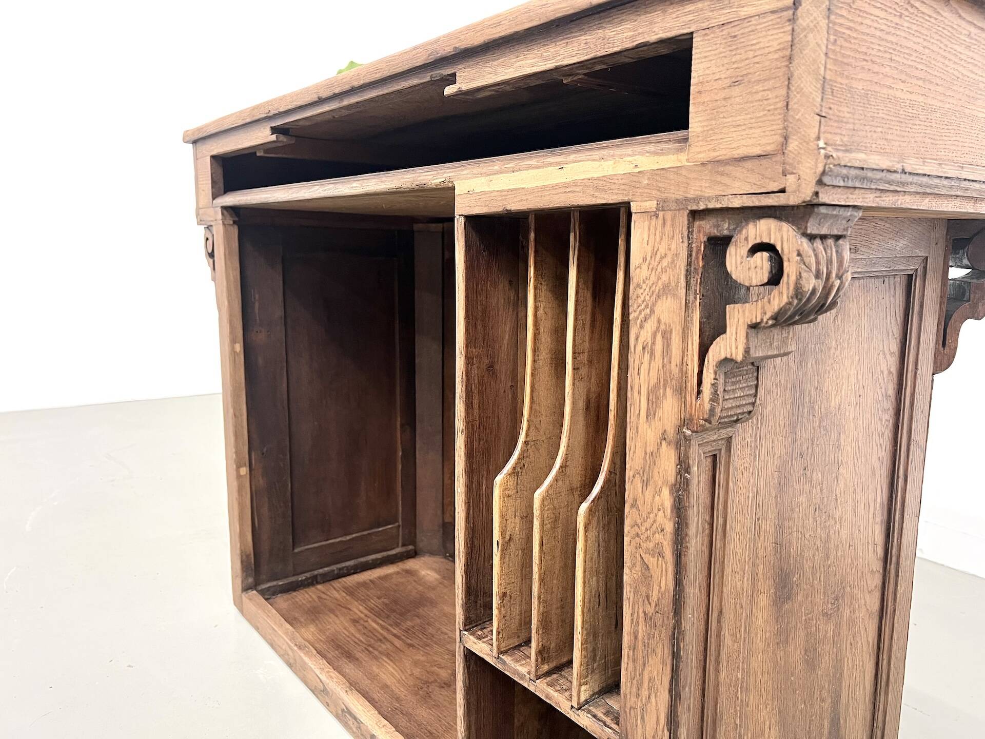 Antique trade counter