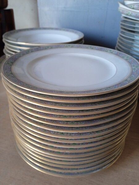 Table service 83 pieces Lions of faience Limoges