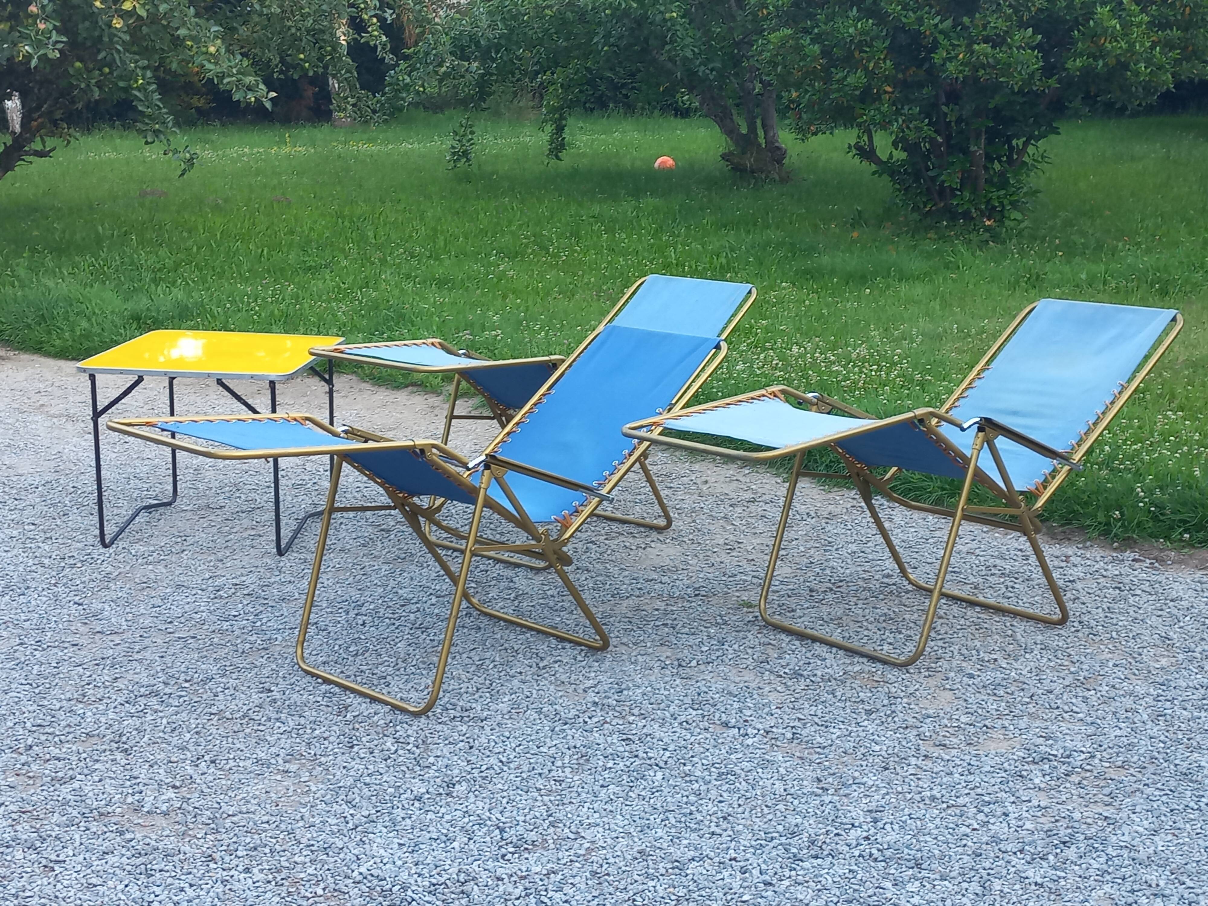 Set of 3 vintage lafuma sun loungers canvas and tubes + table