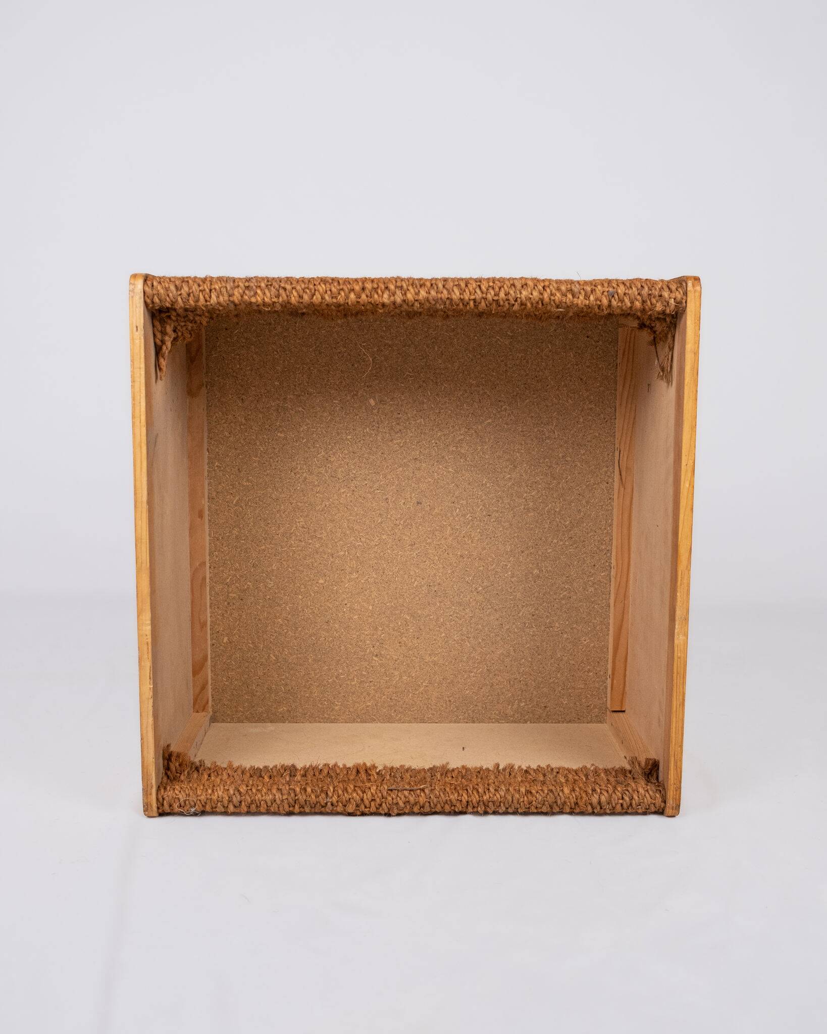Series of 4 low tables made of cord and pine, France, 1980s.