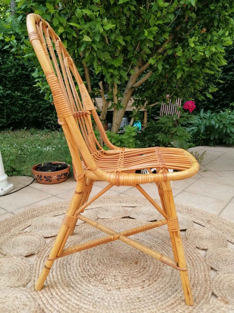 Series of 4 vintage rattan chairs.