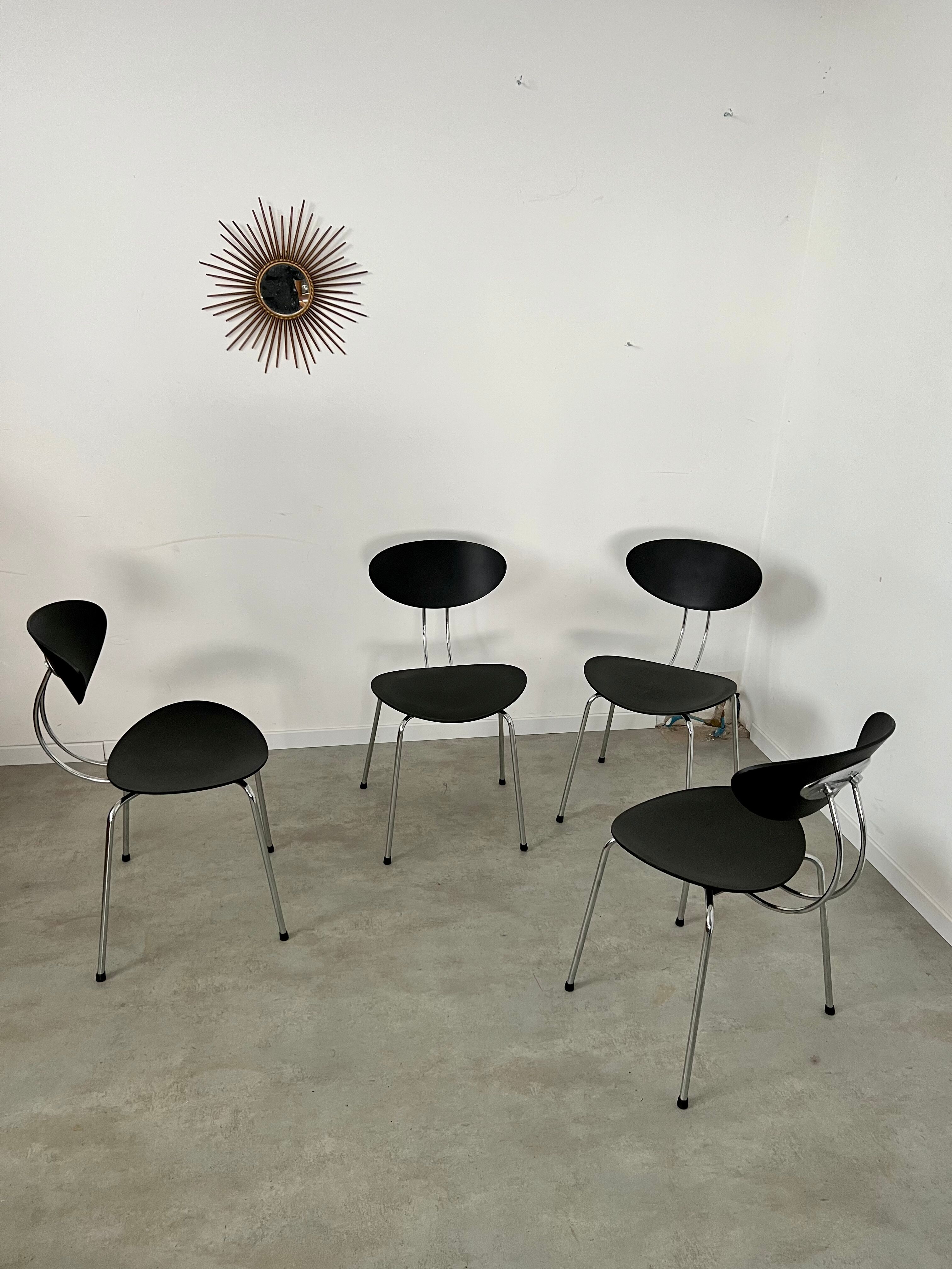 Lot 4 anciennes chaises design italien années 80