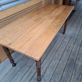 Farm table