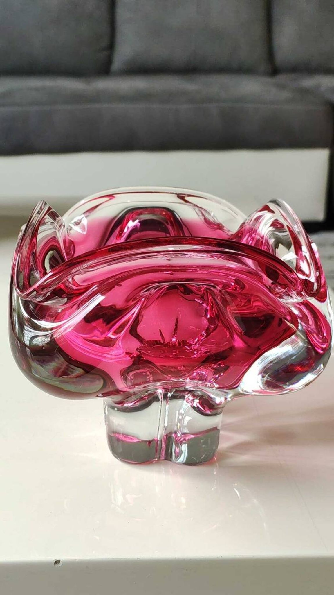 Ashtray. organic floral shape. cranberry pink. in modern art glass. designed by jozef hospodka