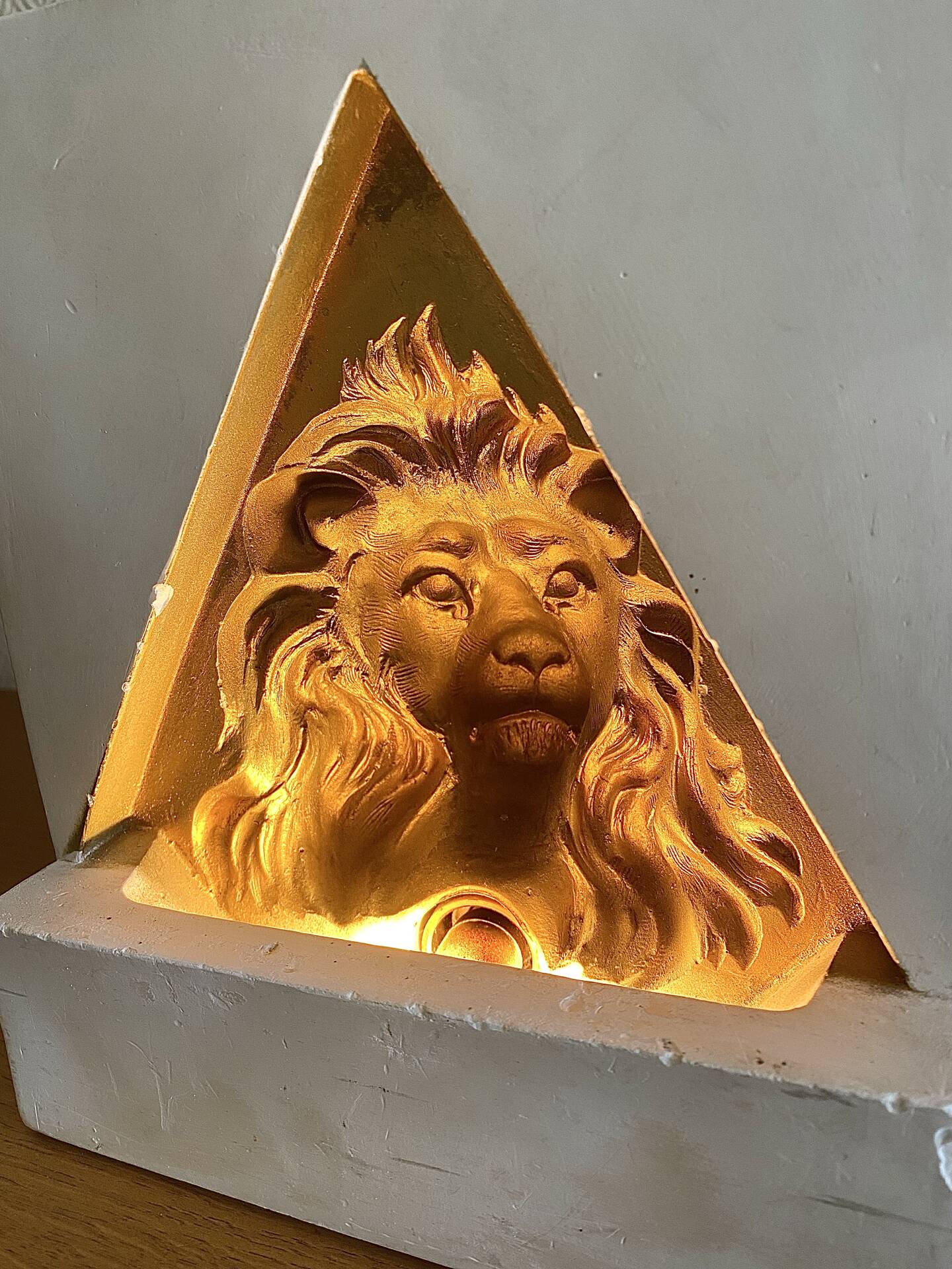Vintage lamp Koros series lion look