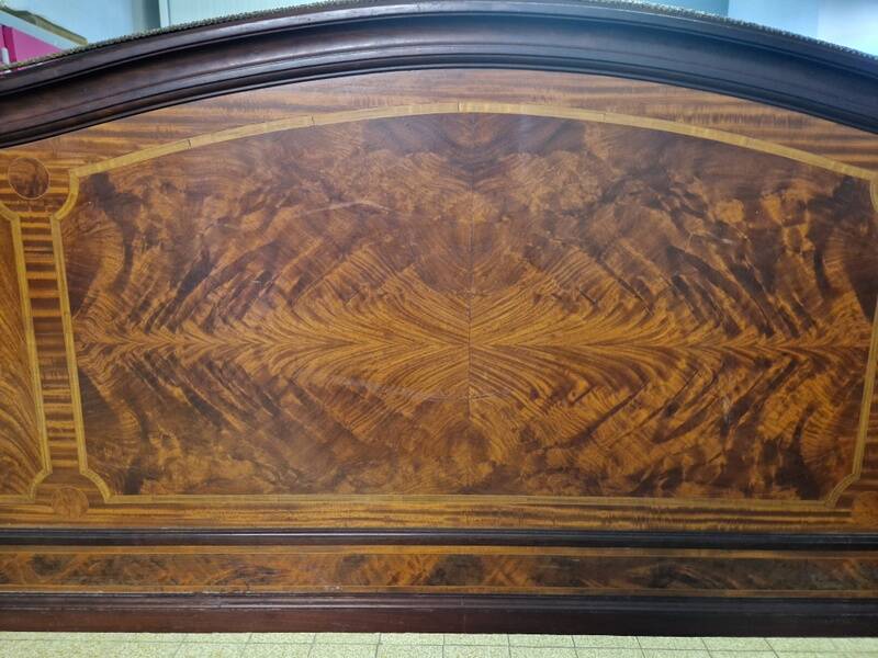 François Linke (1855-1943), marquetry veneered wooden bed in Louis XVI style